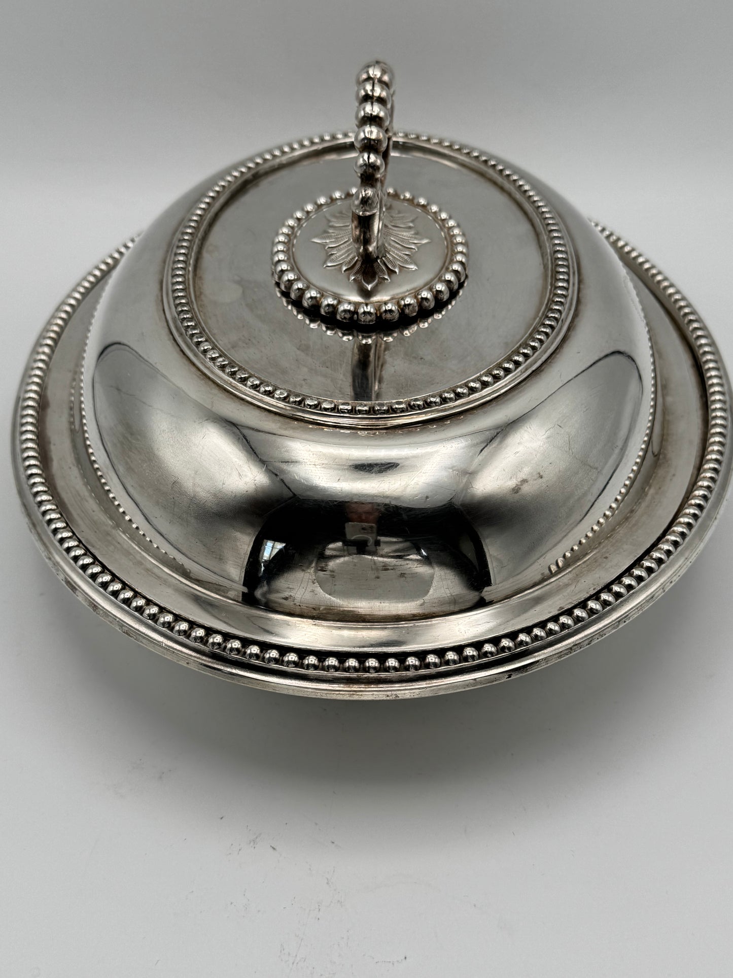 Antique Mappin & Webb Silver-plate Covered Entrée Dish with Family Crest – Late Victorian/Edwardian c.1890–1910