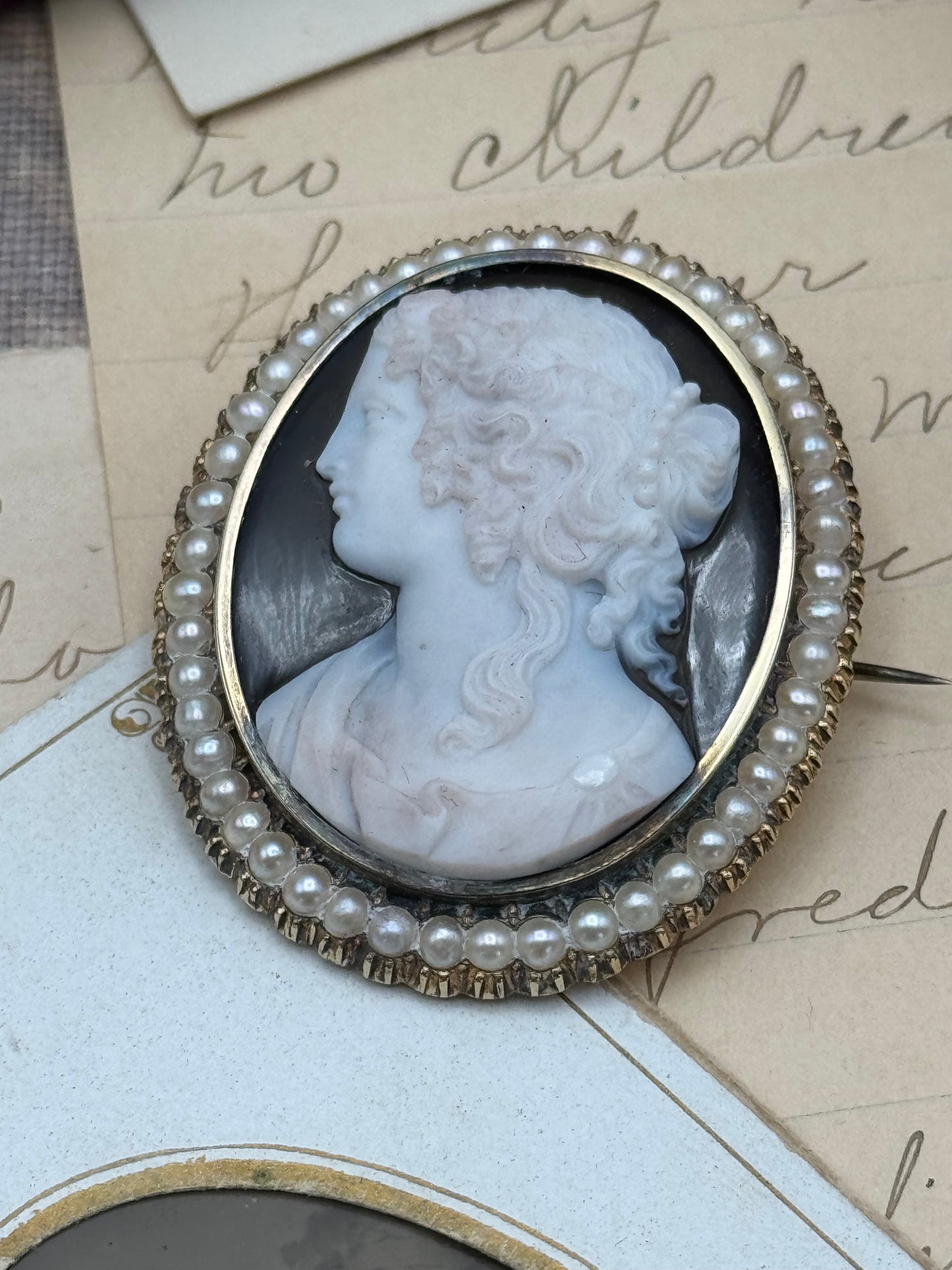 Museum-Worthy Antique VICTORIAN Hard Stone Cameo Brooch with Pearls in 14K Gold