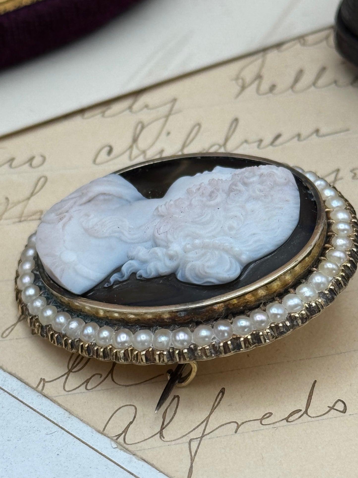 Museum-Worthy Antique VICTORIAN Hard Stone Cameo Brooch with Pearls in 14K Gold