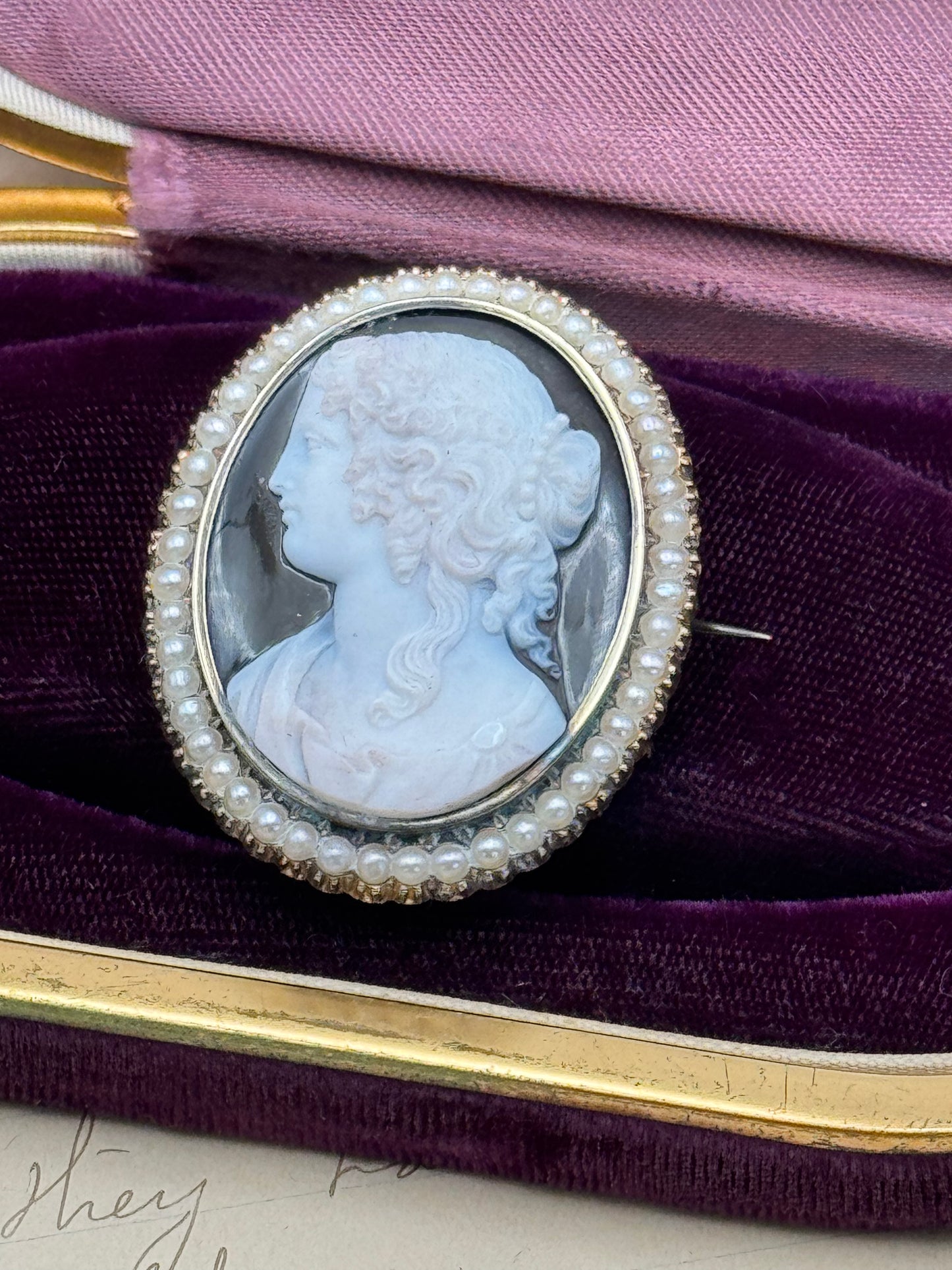 Museum-Worthy Antique VICTORIAN Hard Stone Cameo Brooch with Pearls in 14K Gold