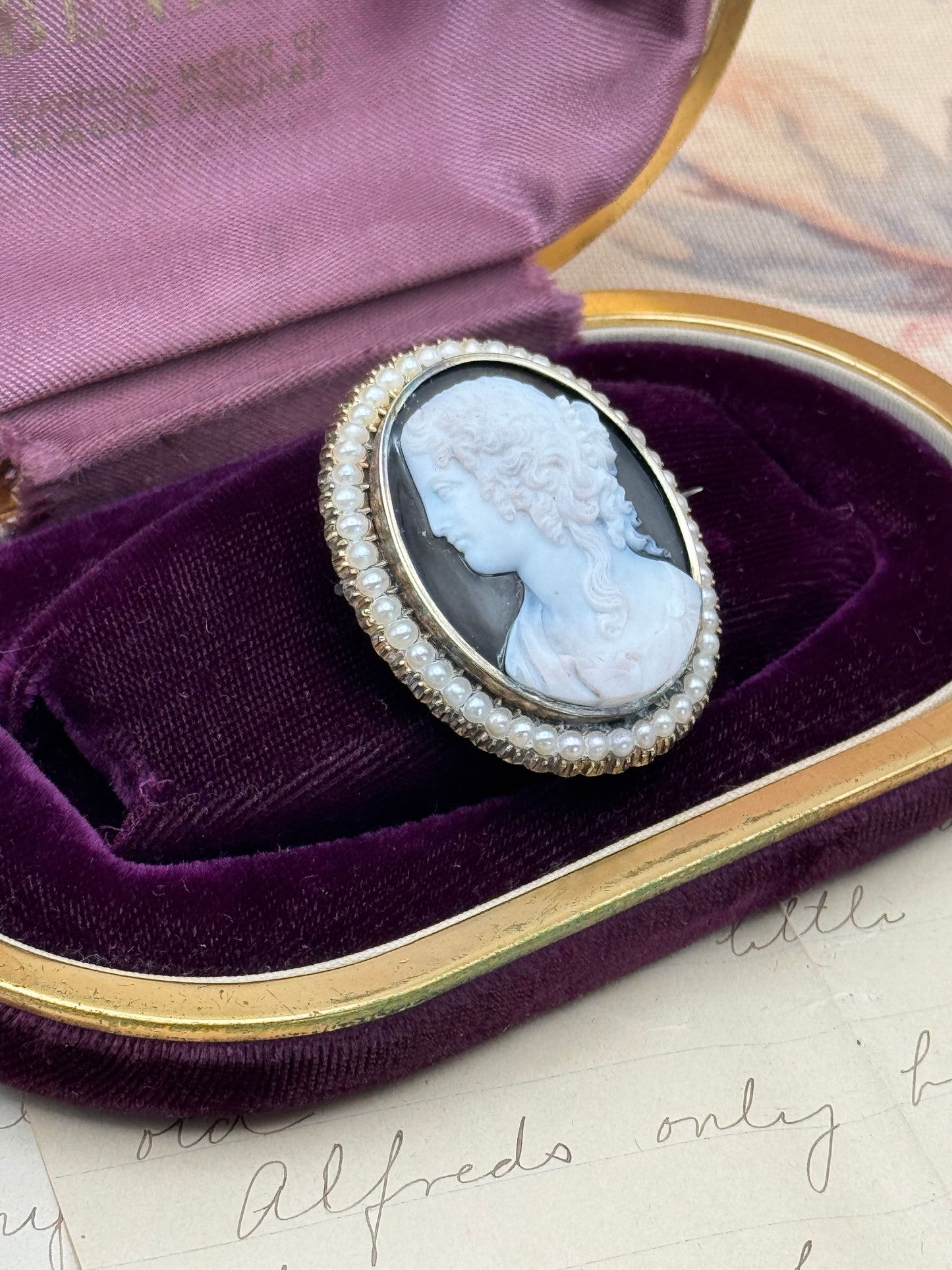 Museum-Worthy Antique VICTORIAN Hard Stone Cameo Brooch with Pearls in 14K Gold