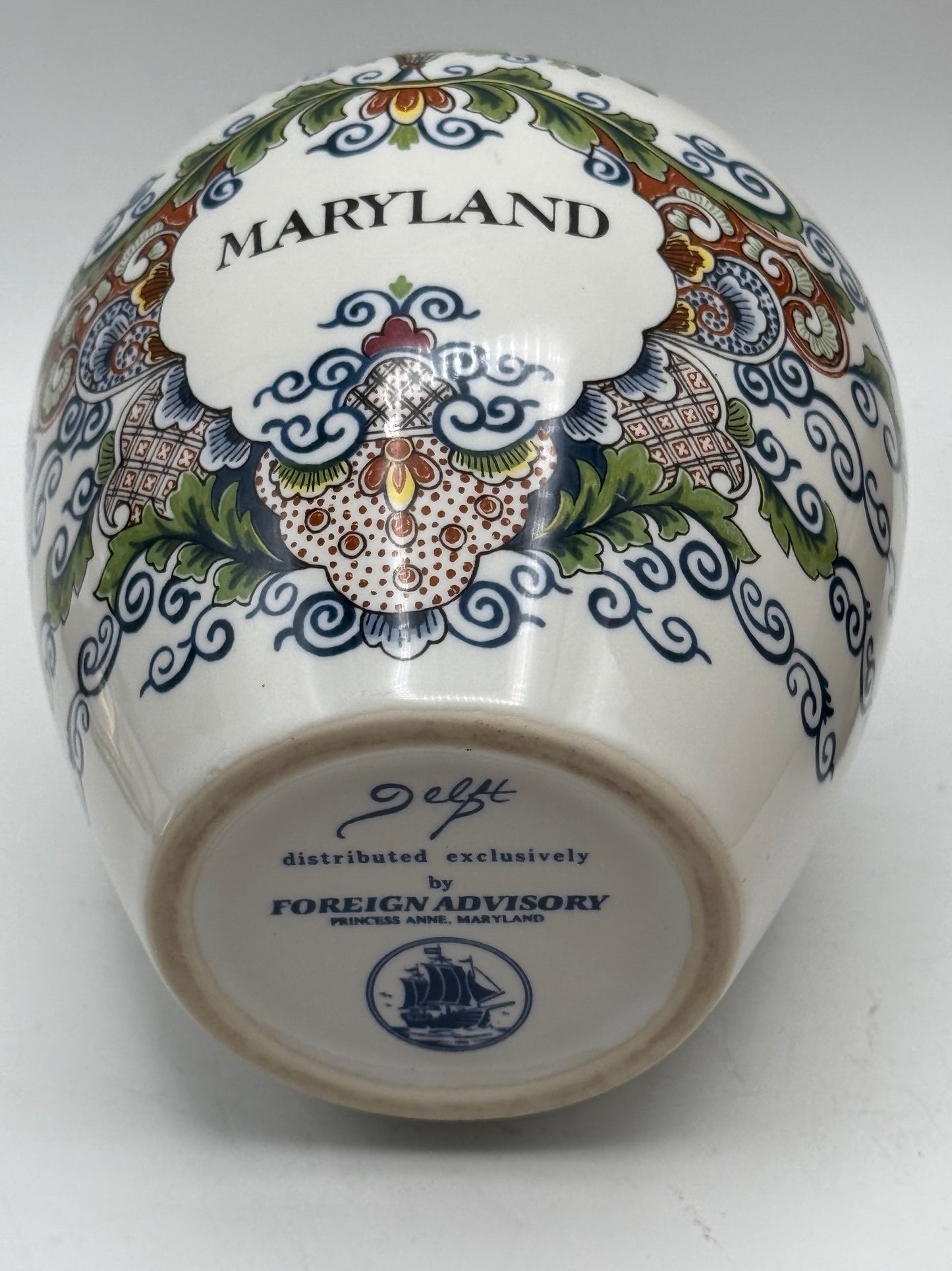 Delft Holland Polychrome MARYLAND Jar With lid, Circa 6.5"h