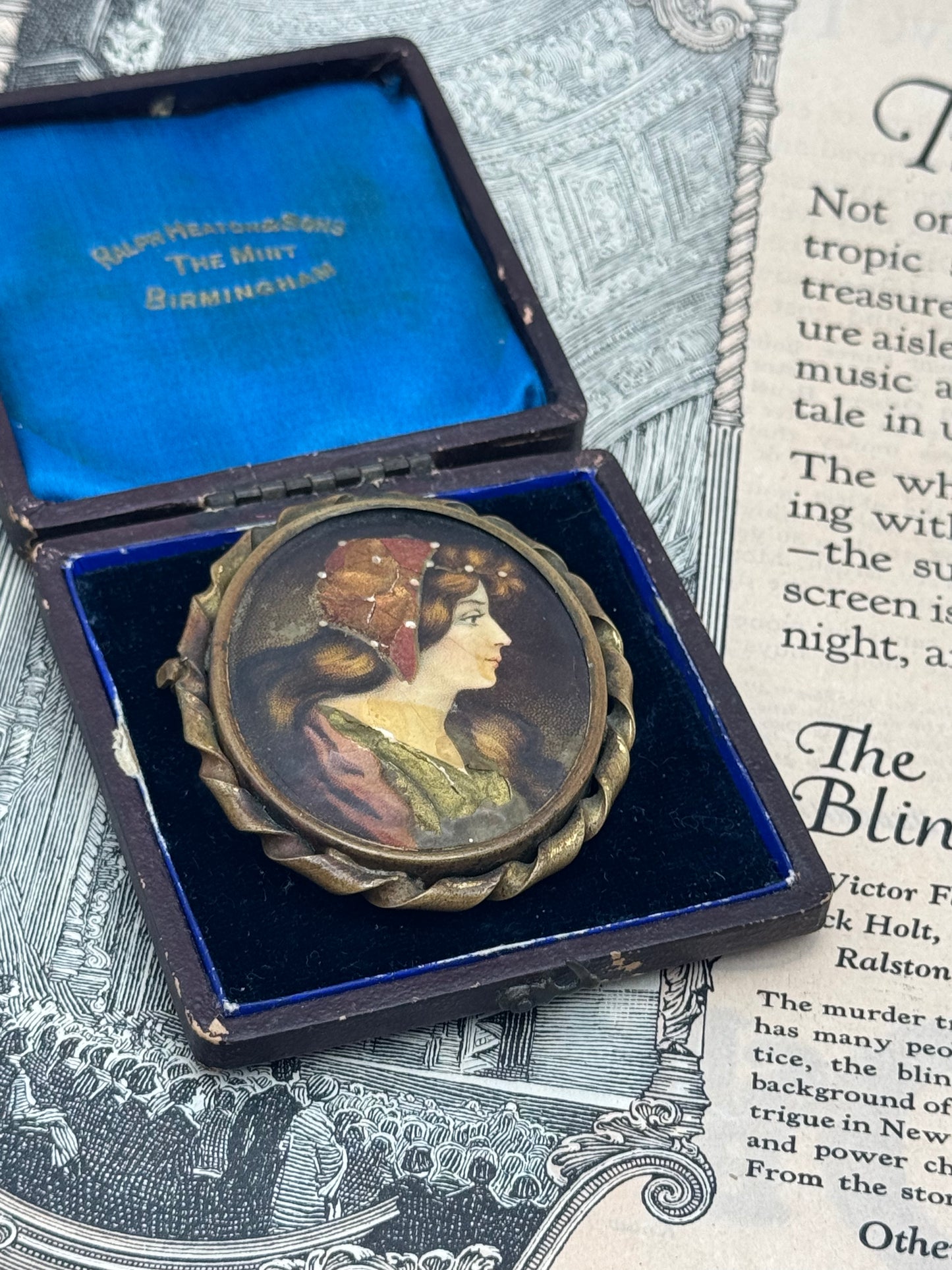 French Style ANTIQUE Renaissance Style Portrait Brooch Metal Frame AS IS‼️