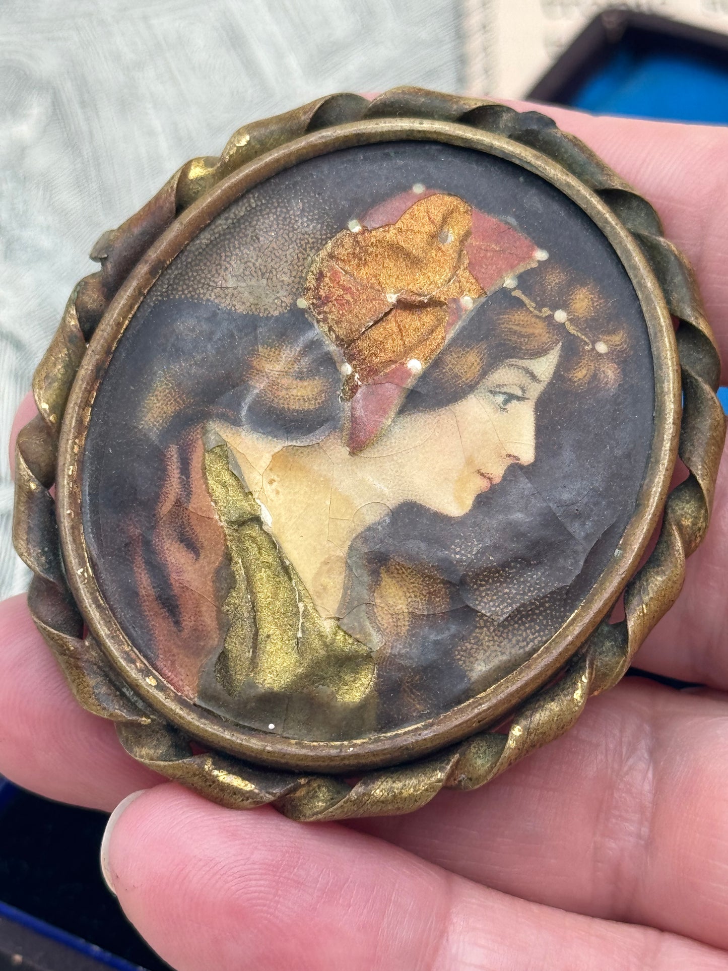 French Style ANTIQUE Renaissance Style Portrait Brooch Metal Frame AS IS‼️