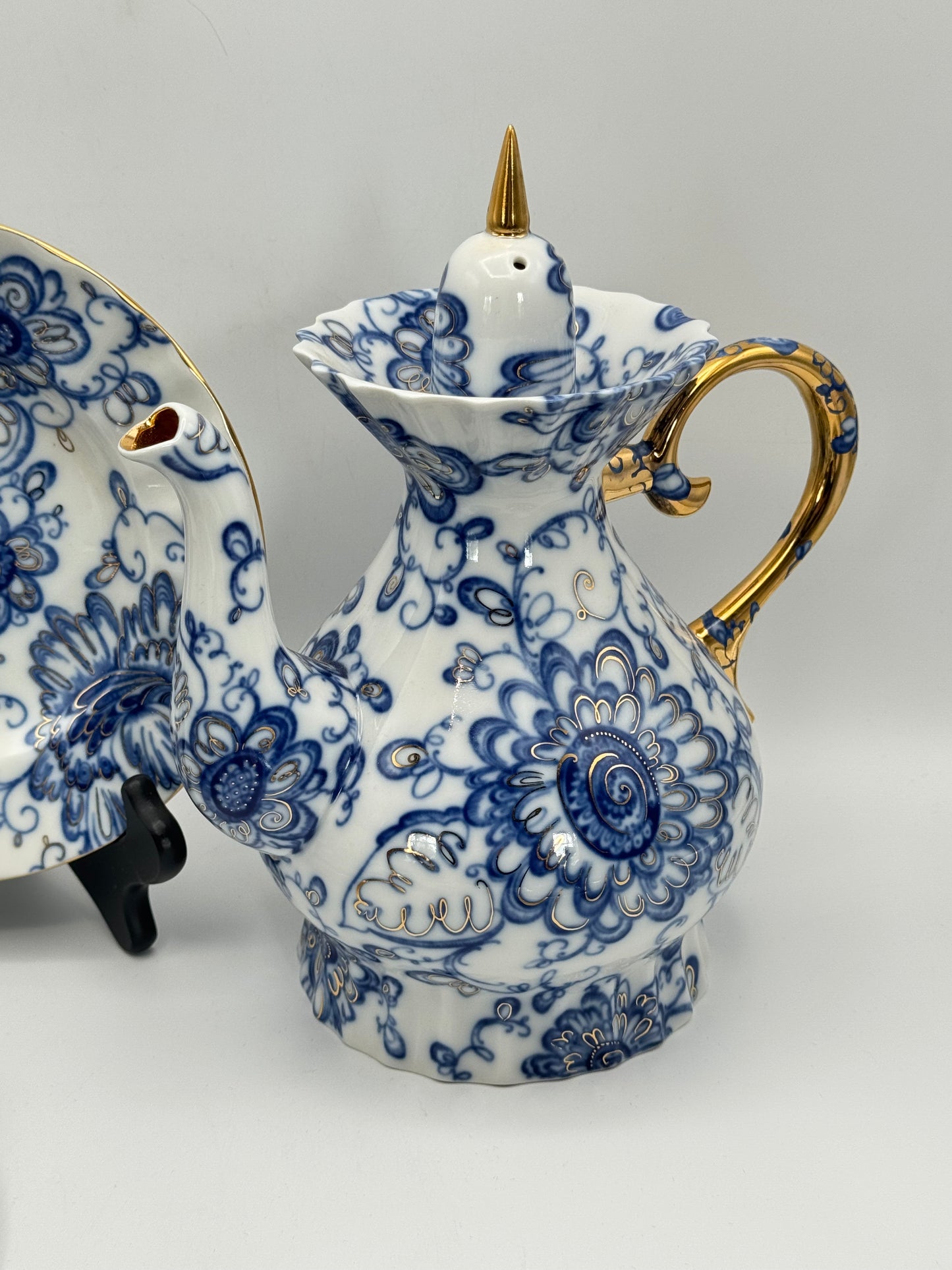Lomonosov Imperial Porcelain Tea/Coffee Set – 13 Pieces – “Singing Garden” – Blue & White with Gold Accents – Made in Russia