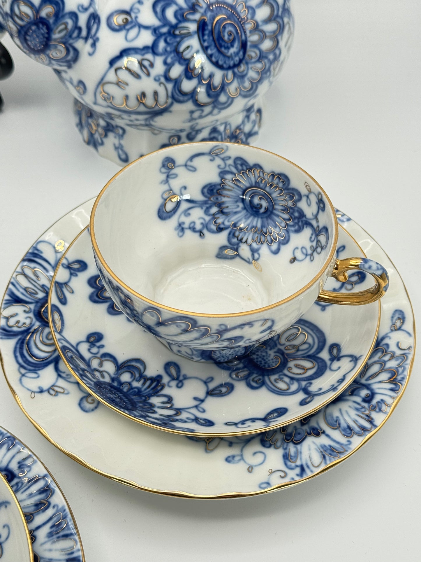 Lomonosov Imperial Porcelain Tea/Coffee Set – 13 Pieces – “Singing Garden” – Blue & White with Gold Accents – Made in Russia