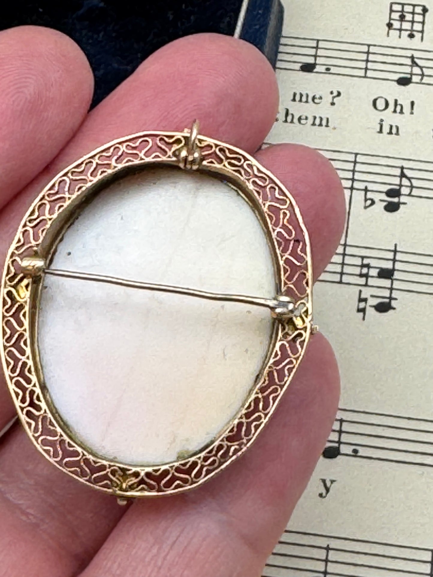 Vintage 14k Pink Conch Shell Cameo Gold Filigree with Hearts