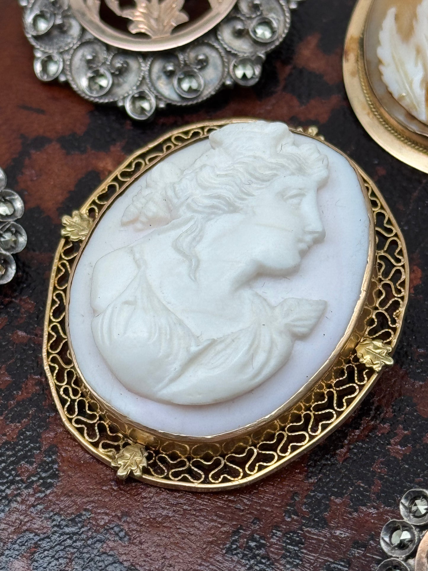 Vintage 14k Pink Conch Shell Cameo Gold Filigree with Hearts