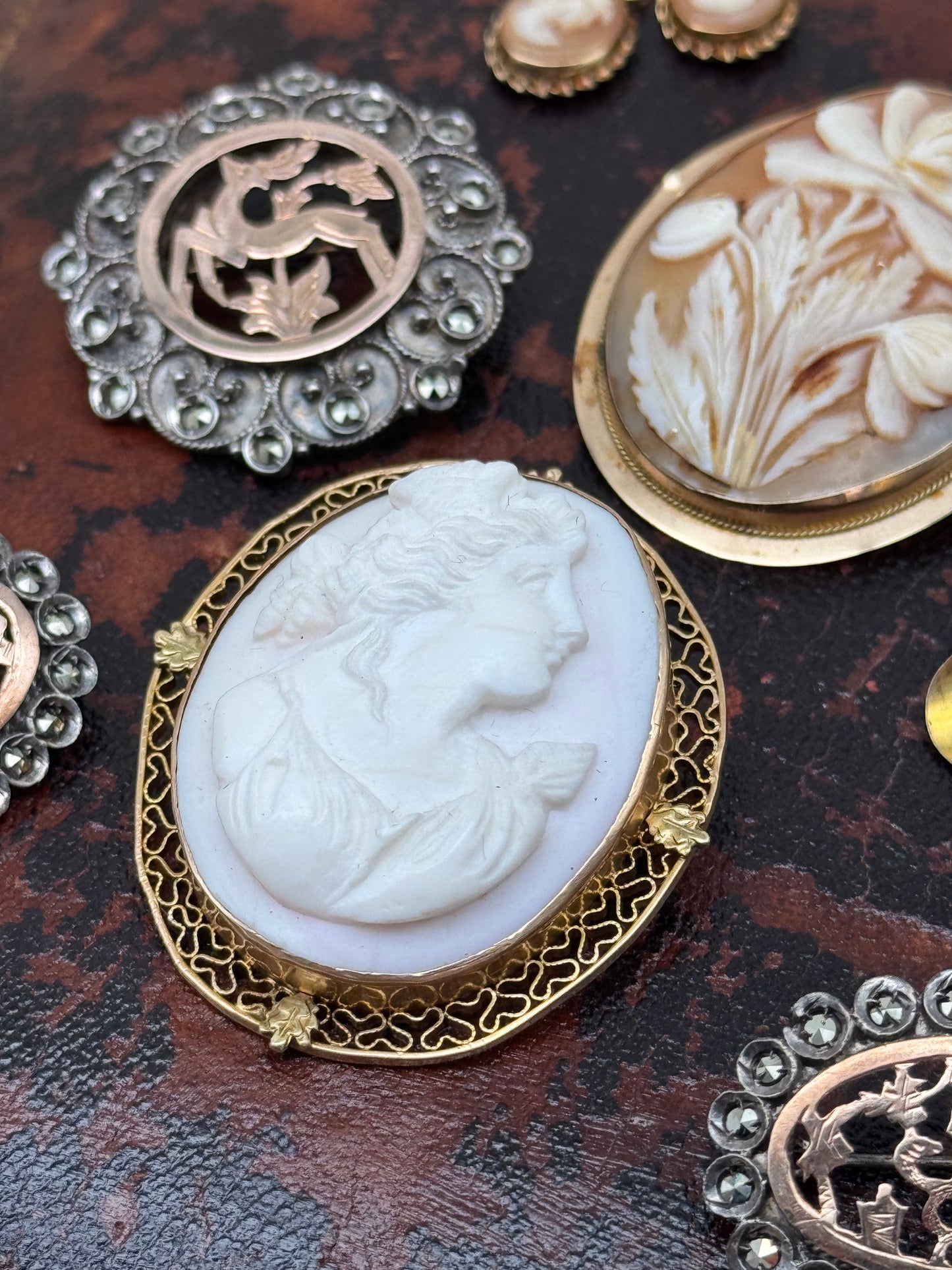 Vintage 14k Pink Conch Shell Cameo Gold Filigree with Hearts