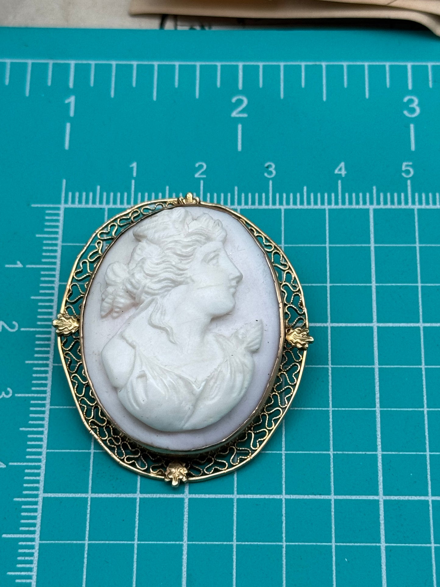 Vintage 14k Pink Conch Shell Cameo Gold Filigree with Hearts