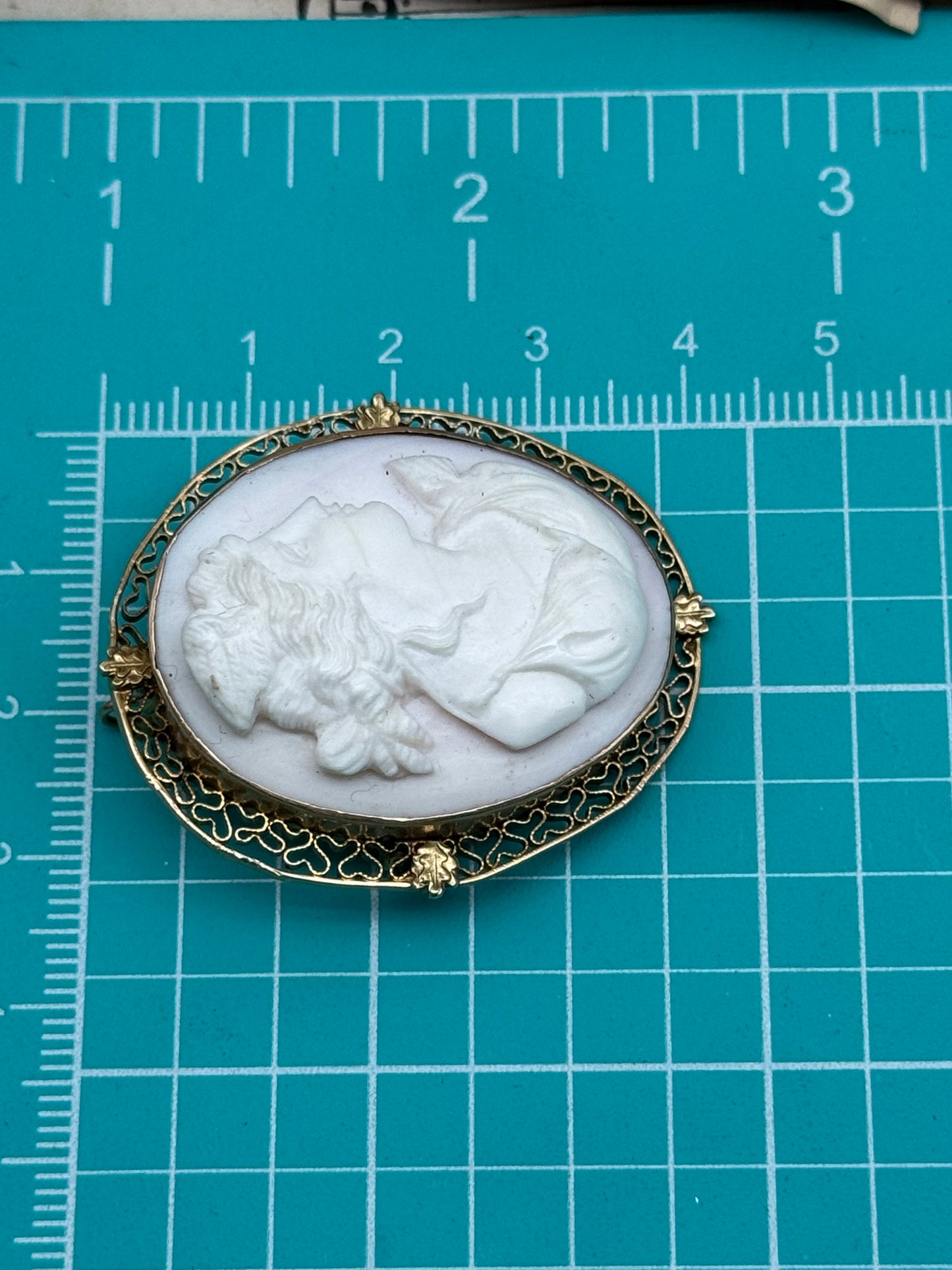 Vintage 14k Pink Conch Shell Cameo Gold Filigree with Hearts