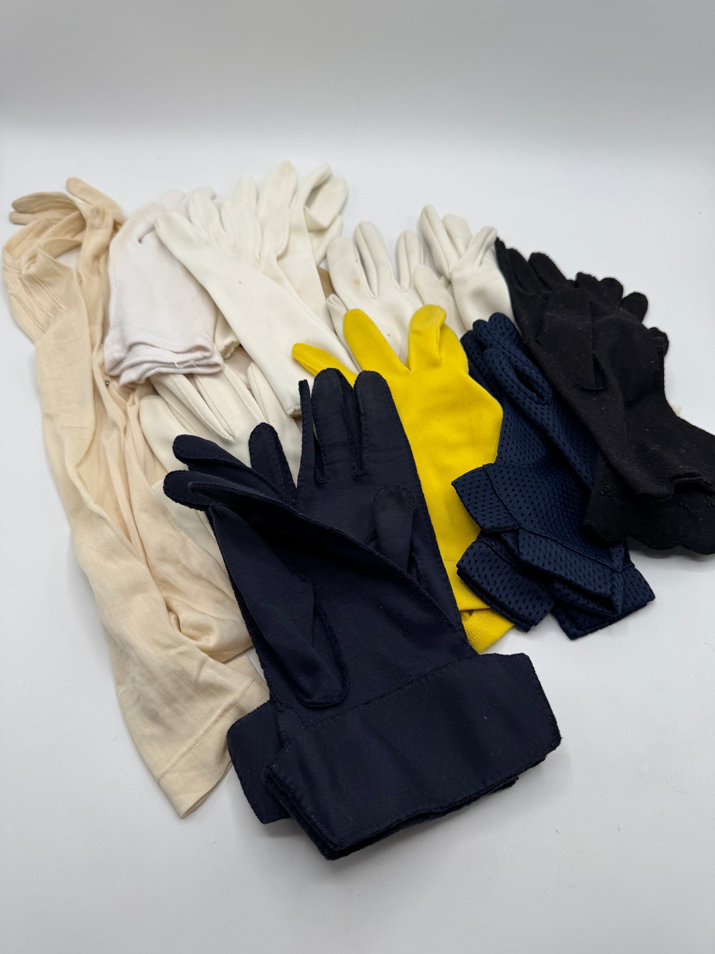 Vintage LOT of Ladies Gloves Sizes 6-7.5 mainly 10 PAIR AS IS‼️