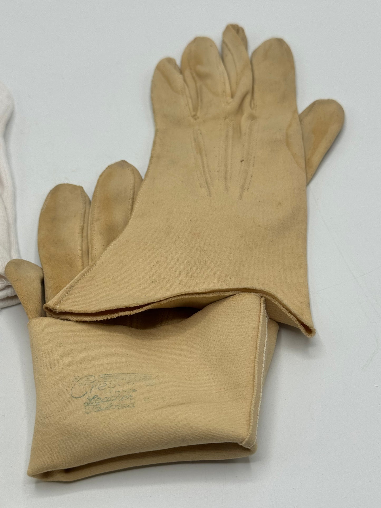 Vintage LOT of Ladies Gloves Sizes 6-7.5 mainly 10 PAIR AS IS‼️