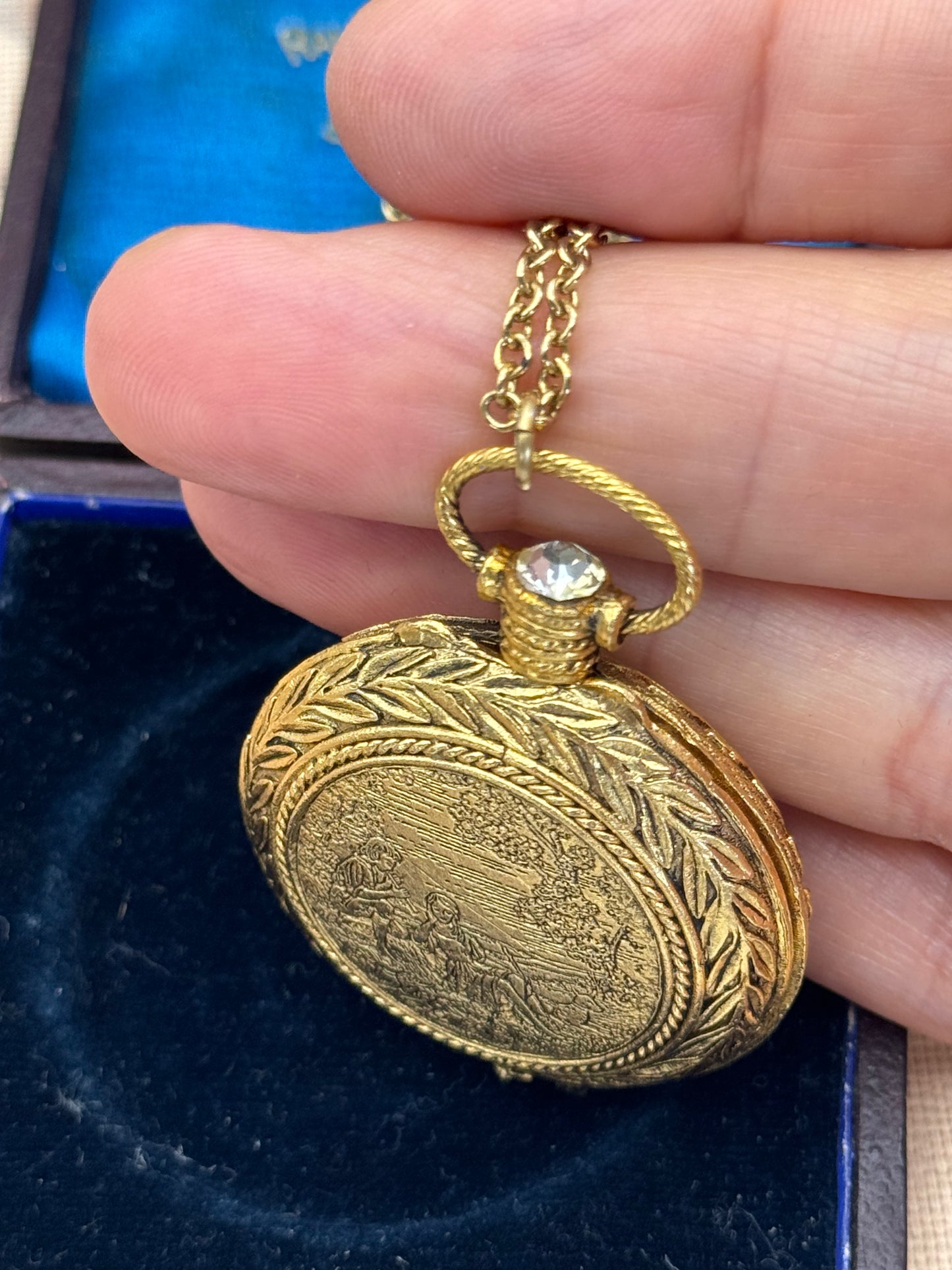 Vintage Max Factor Lip Balm Locket Necklace EMPTY Gold Tone Courting Couple with Slider Chain 27”