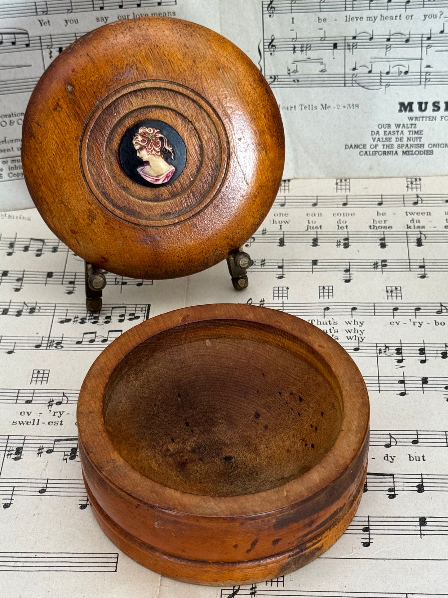 Vintage JEWELRY BOX - TREENWARE Style Wooden Box With Cameo 3.75” X 1.75”