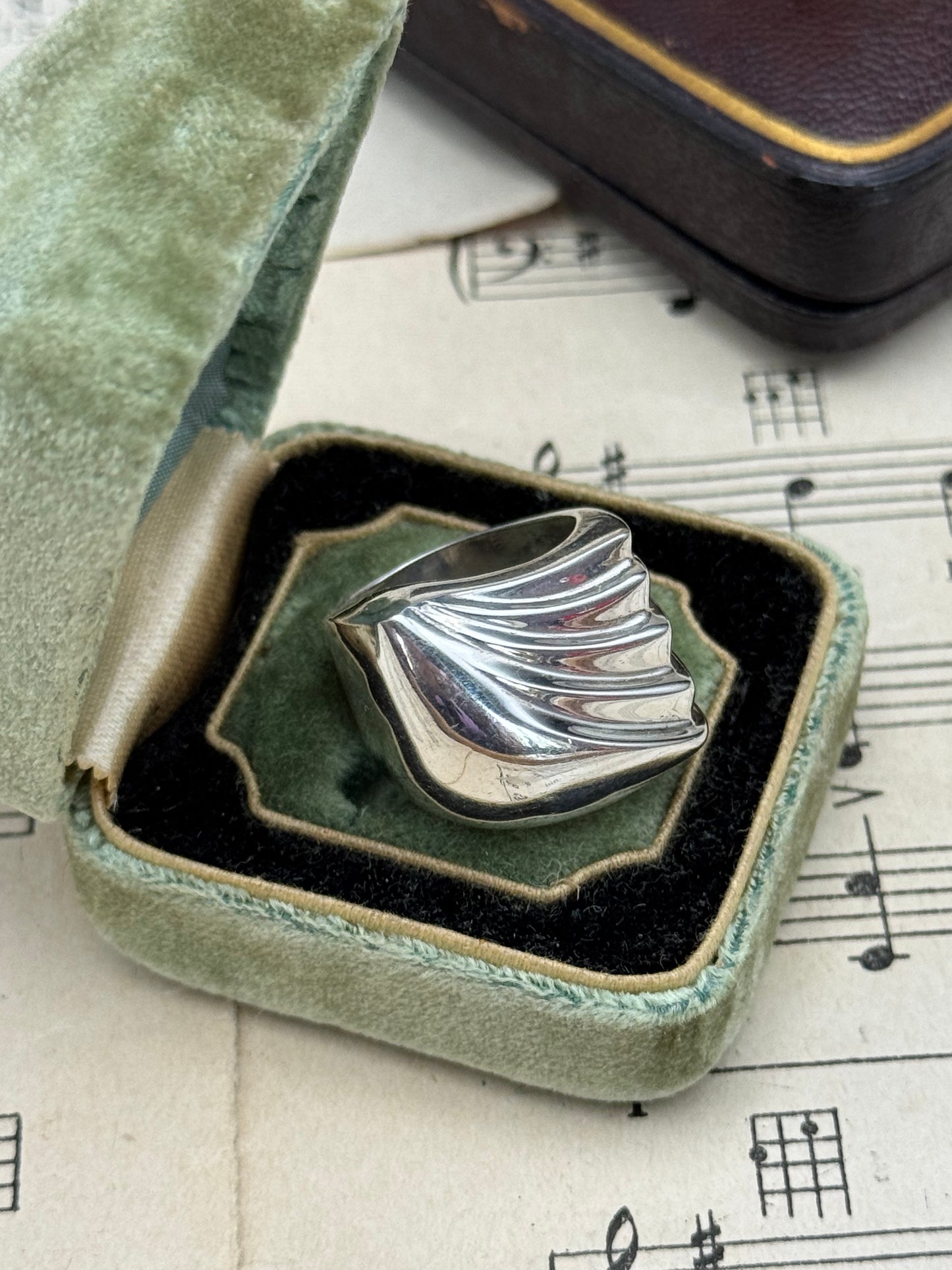 Vintage Ring STERLING SILVER Statement Piece Modernist Style ESTATE FIND Size 5.5