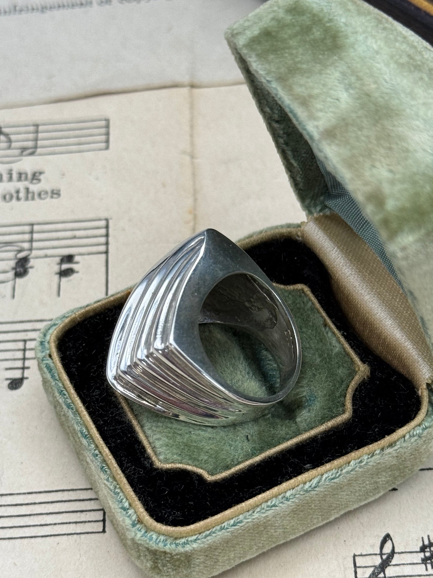 Vintage Ring STERLING SILVER Statement Piece Modernist Style ESTATE FIND Size 5.5