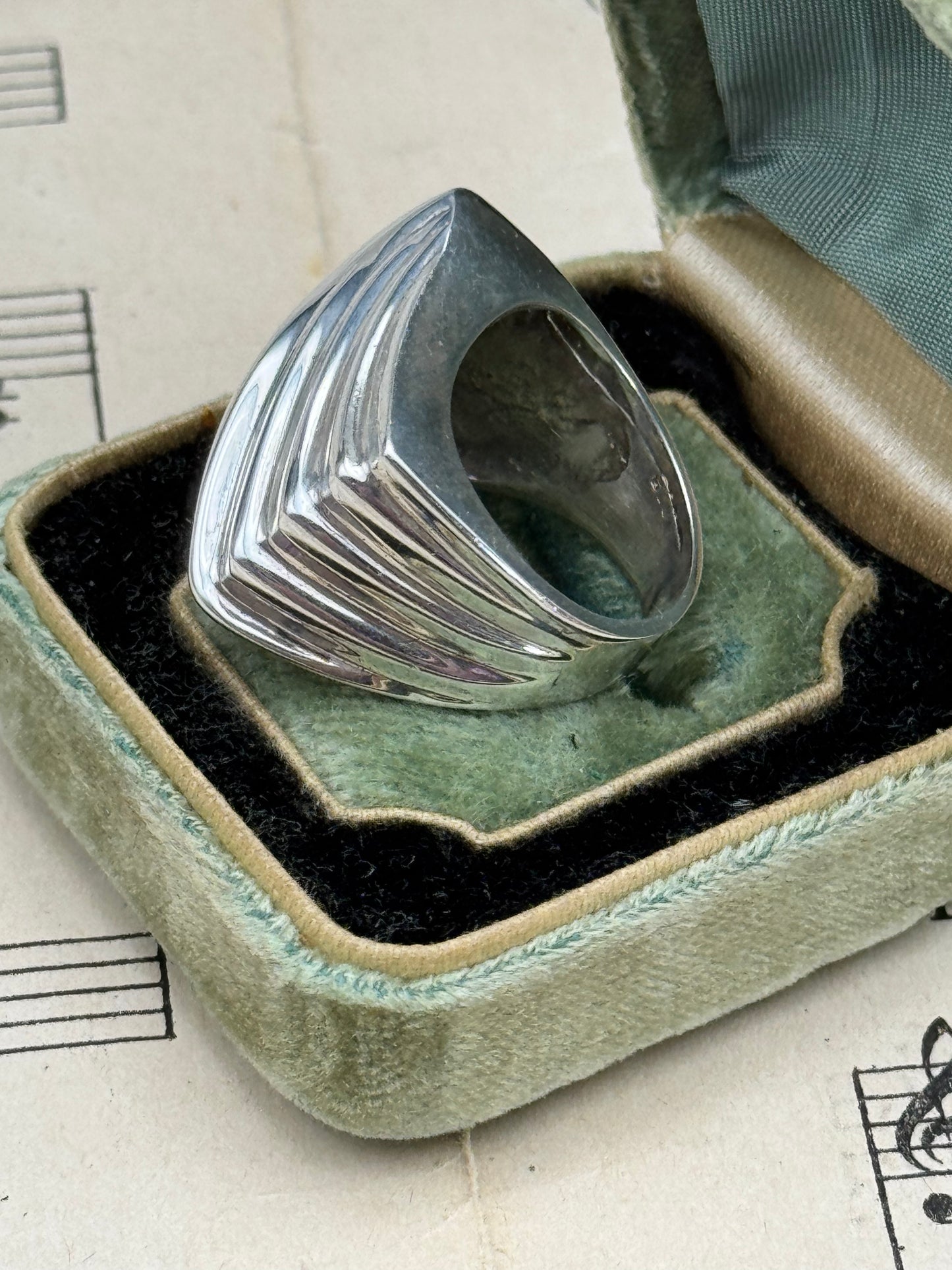 Vintage Ring STERLING SILVER Statement Piece Modernist Style ESTATE FIND Size 5.5
