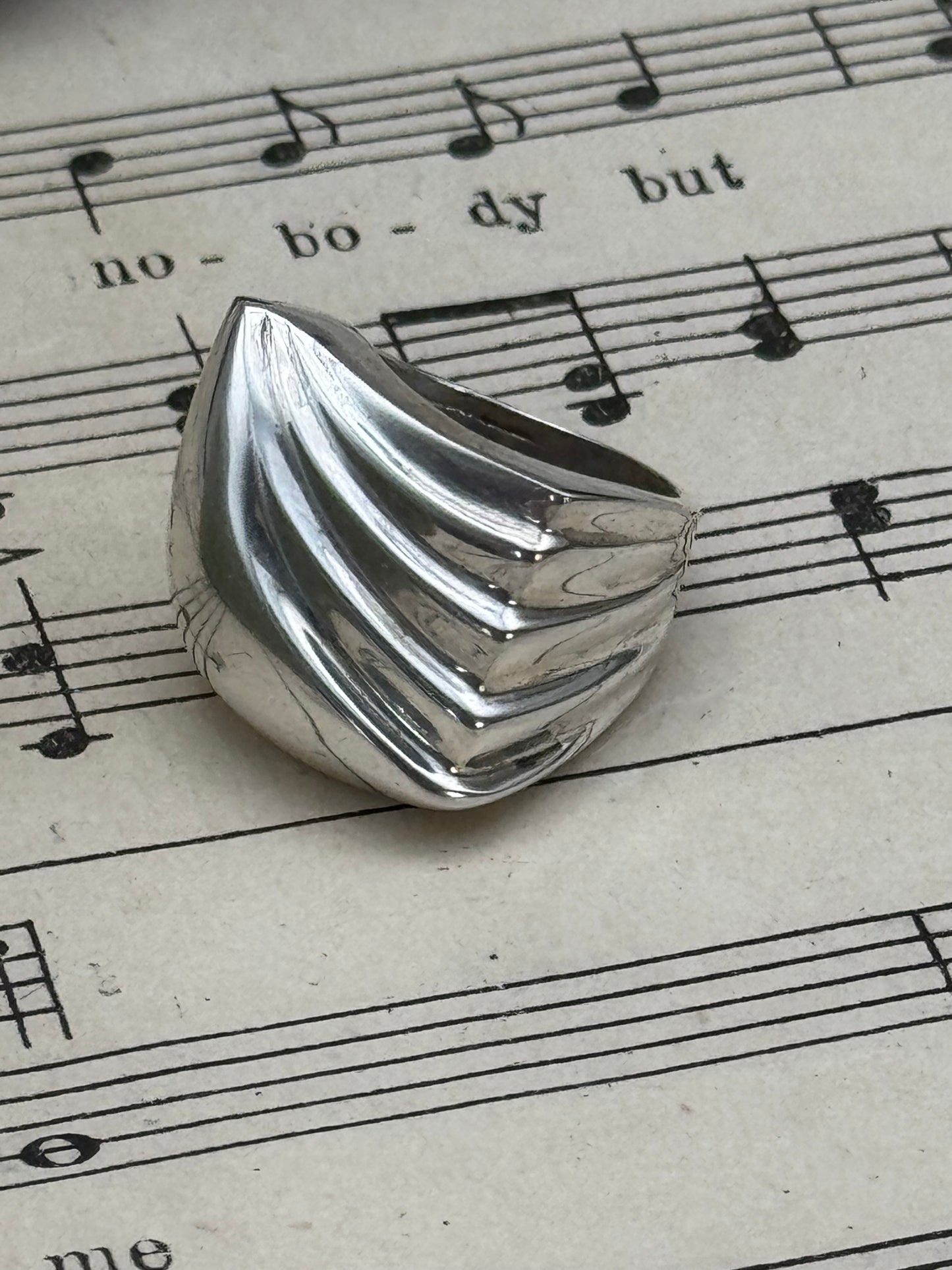 Vintage Ring STERLING SILVER Statement Piece Modernist Style ESTATE FIND Size 5.5