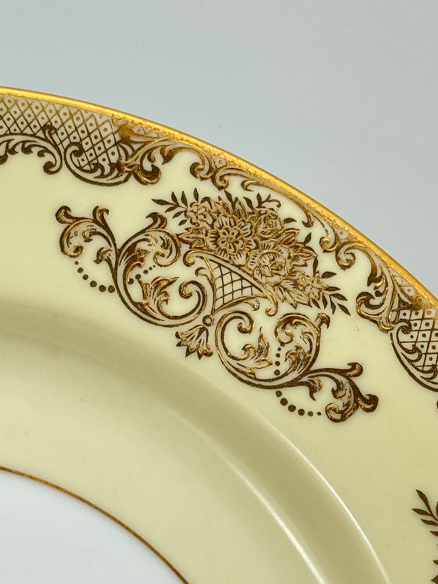 Set of 8 Vintage Noritake Mayfield Dinner Plates 10.5” Floral Gold Trim Japan