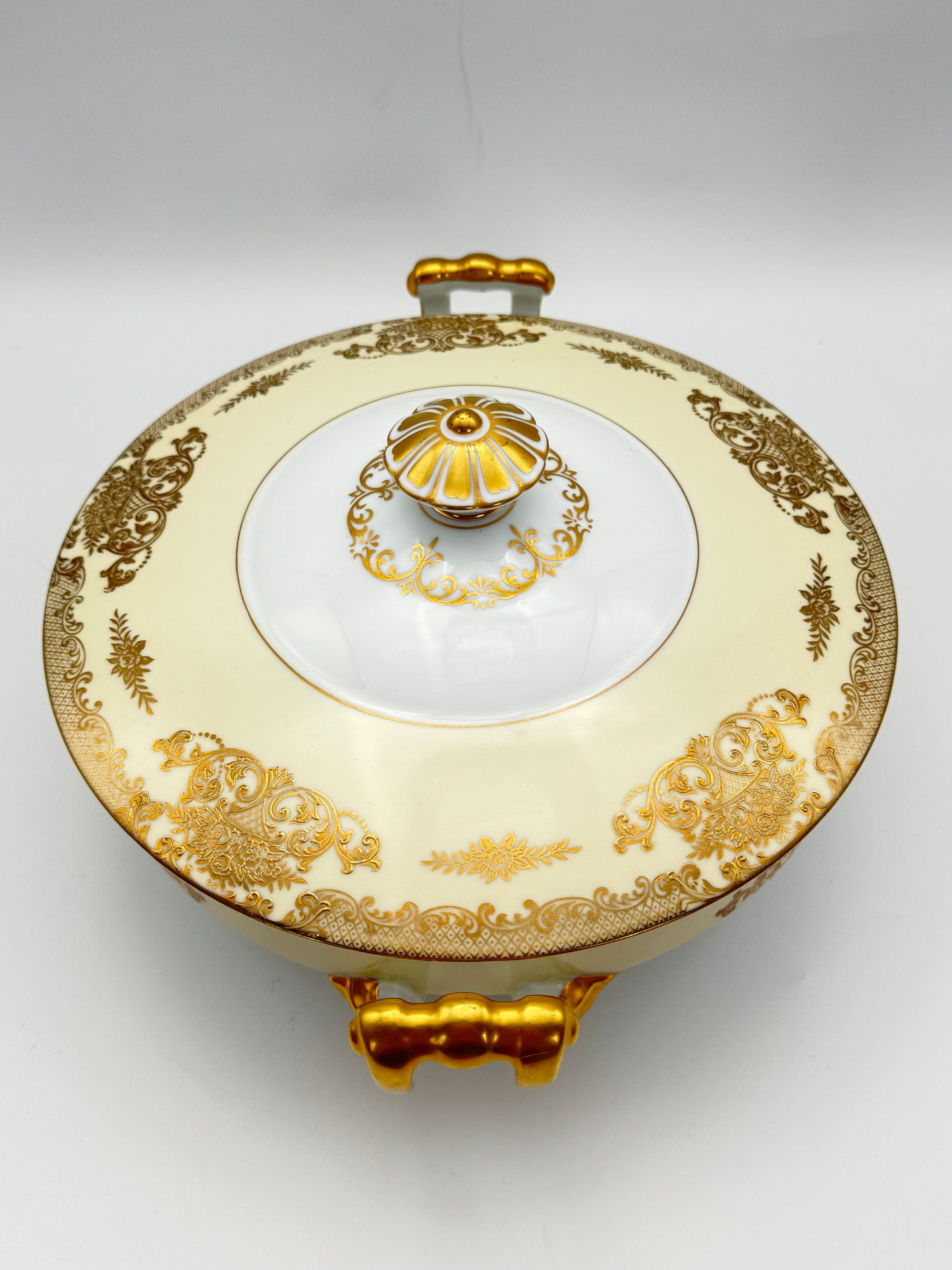 Noritake Mayfield Round Covered Vegetable Dish circa 8”d