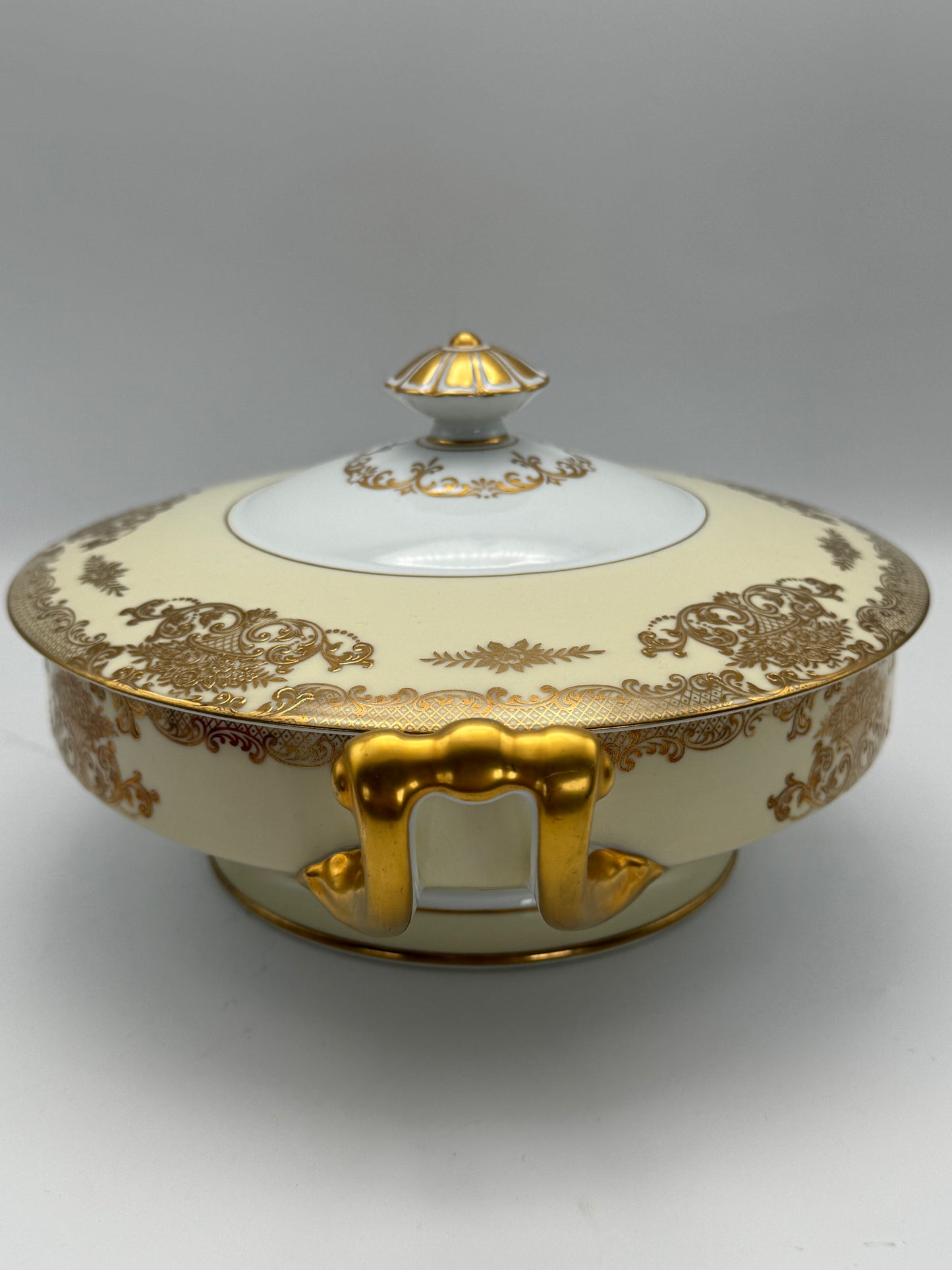 Noritake Mayfield Round Covered Vegetable Dish circa 8”d