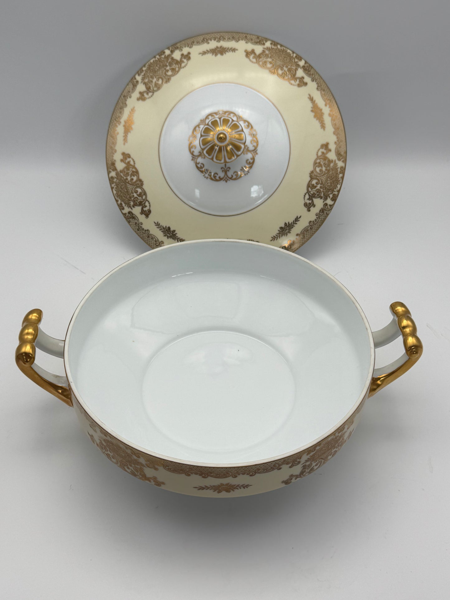 Noritake Mayfield Round Covered Vegetable Dish circa 8”d