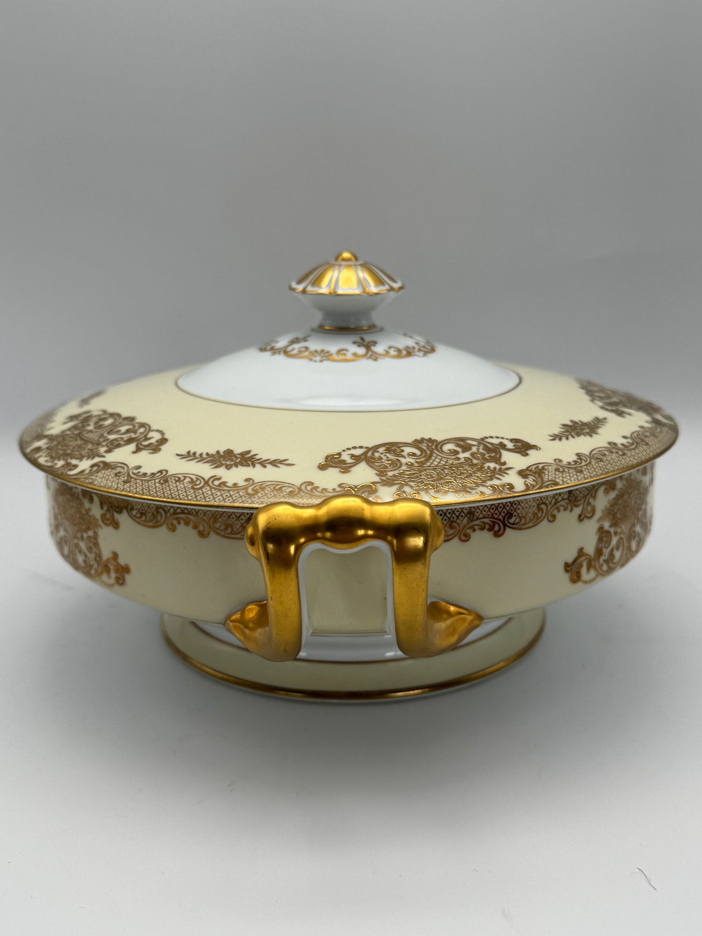 Noritake Mayfield Round Covered Vegetable Dish circa 8”d