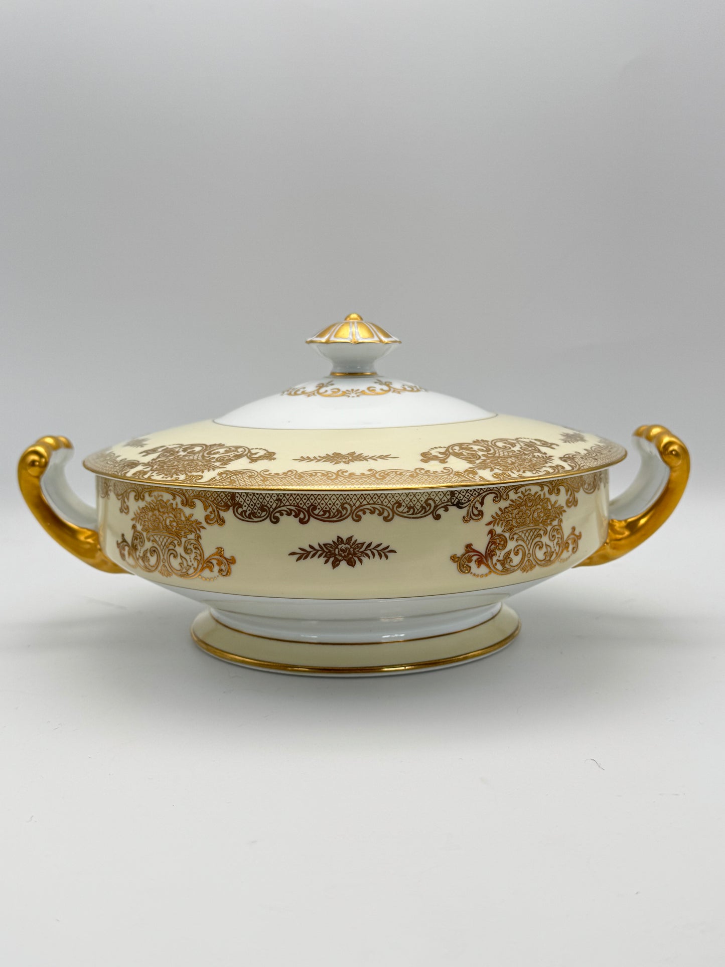 Noritake Mayfield Round Covered Vegetable Dish circa 8”d