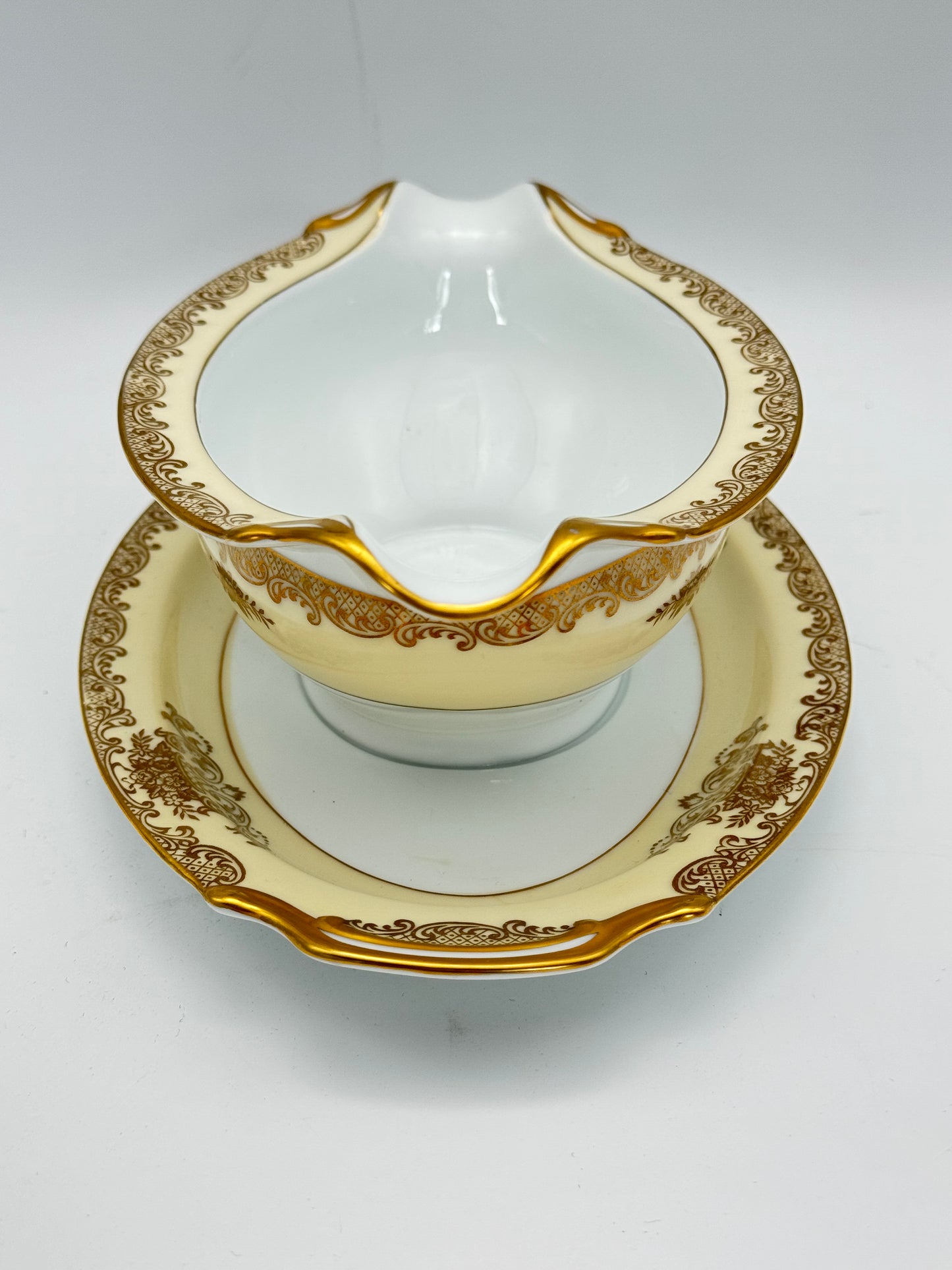 Noritake “Mayfield” Gravy Boat & Vegetable Bowl 10” Set