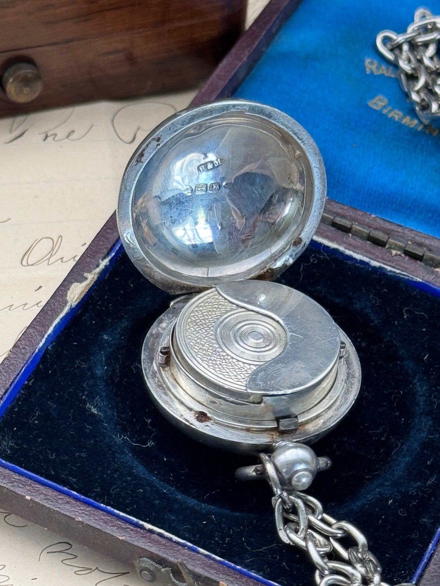 Antique Sterling Silver Single Coin Sovereign Case on 26” Chain | Birmingham | R&M