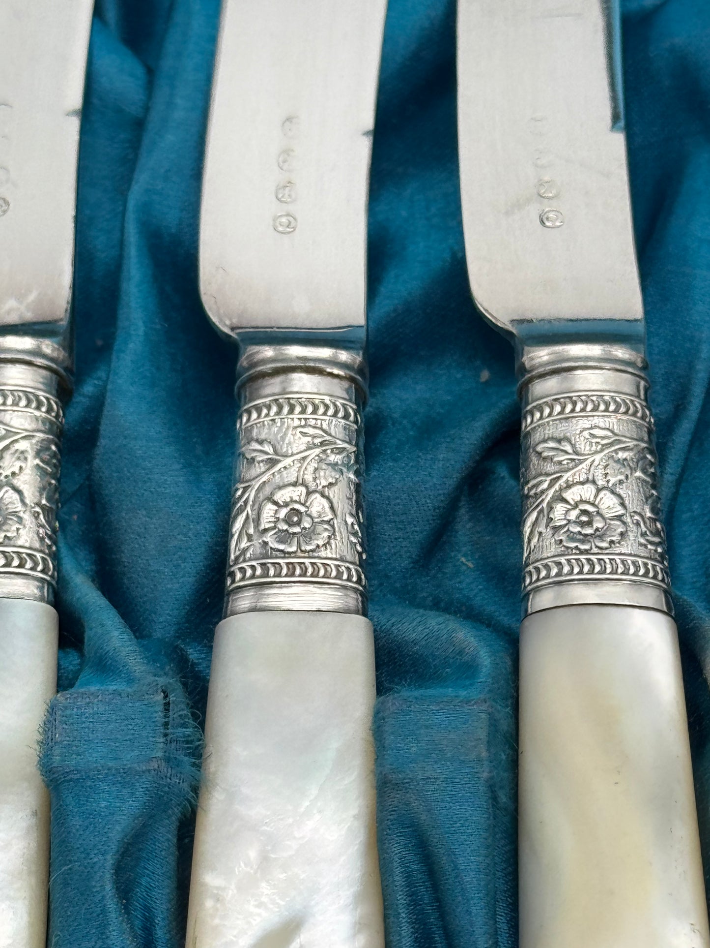 12 Antique MOTHER Of PEARL Fruit Knives Silverplate FERULE Floral Design Boxed