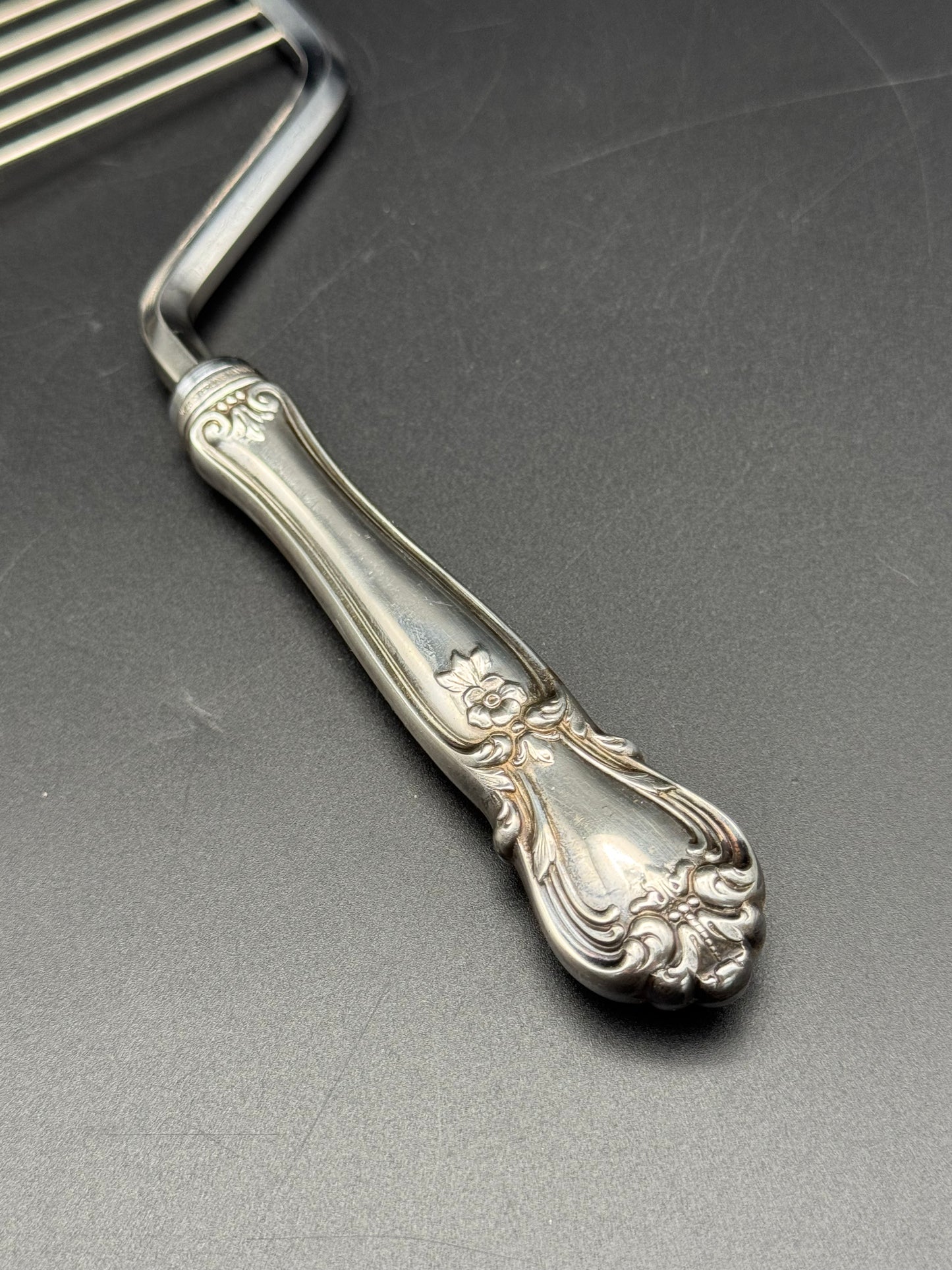 Vintage Cake Breaker, Weidlich Sterling Silver Handle ANCESTRY ca.10.5”