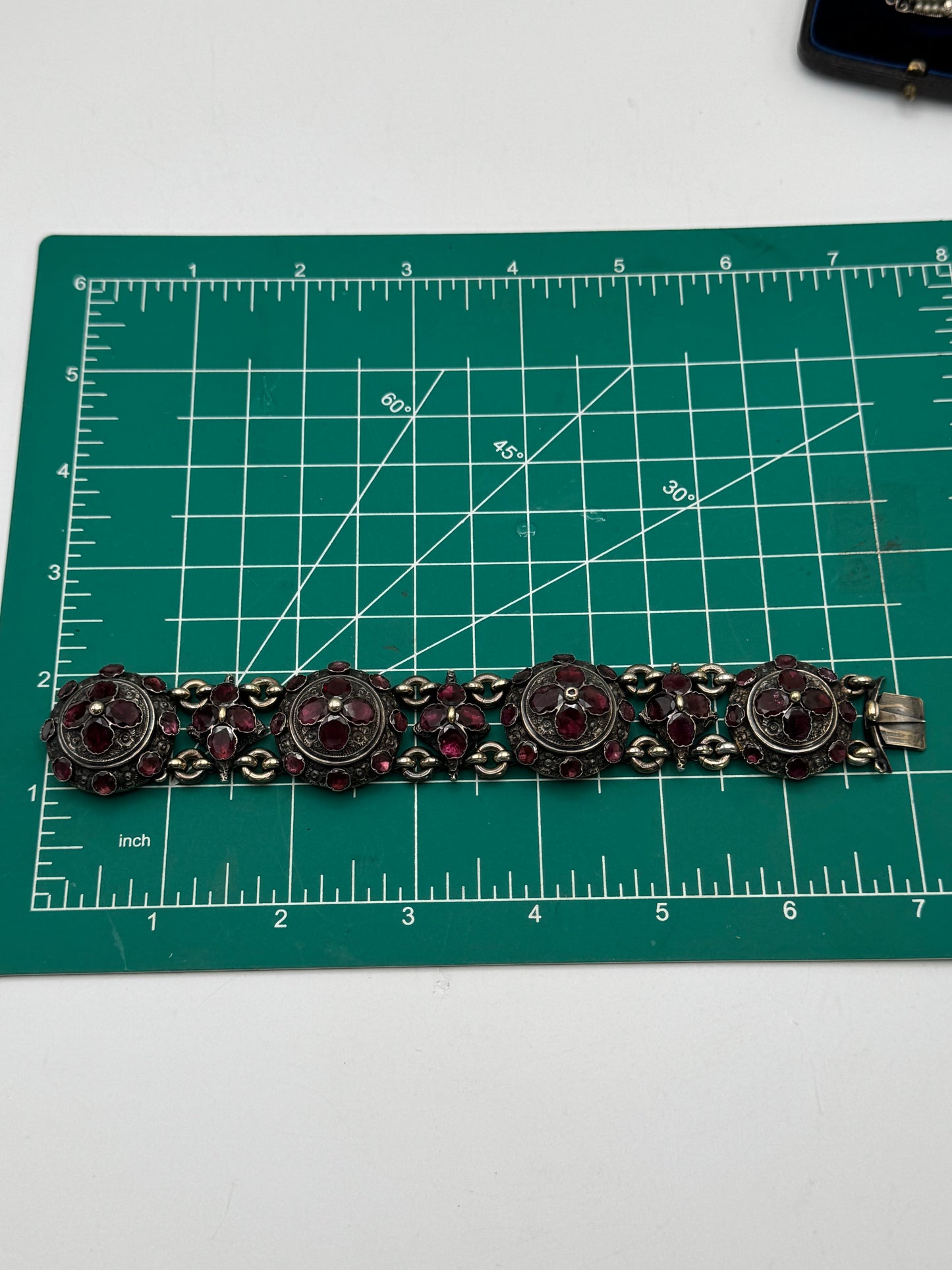 ANTIQUE GEORGIAN Repoussé Bracelet in Silver with Table Cut Garnets