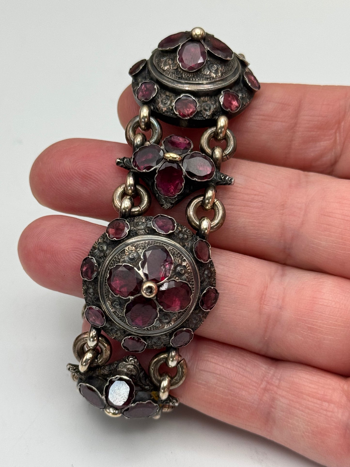 ANTIQUE GEORGIAN Repoussé Bracelet in Silver with Table Cut Garnets