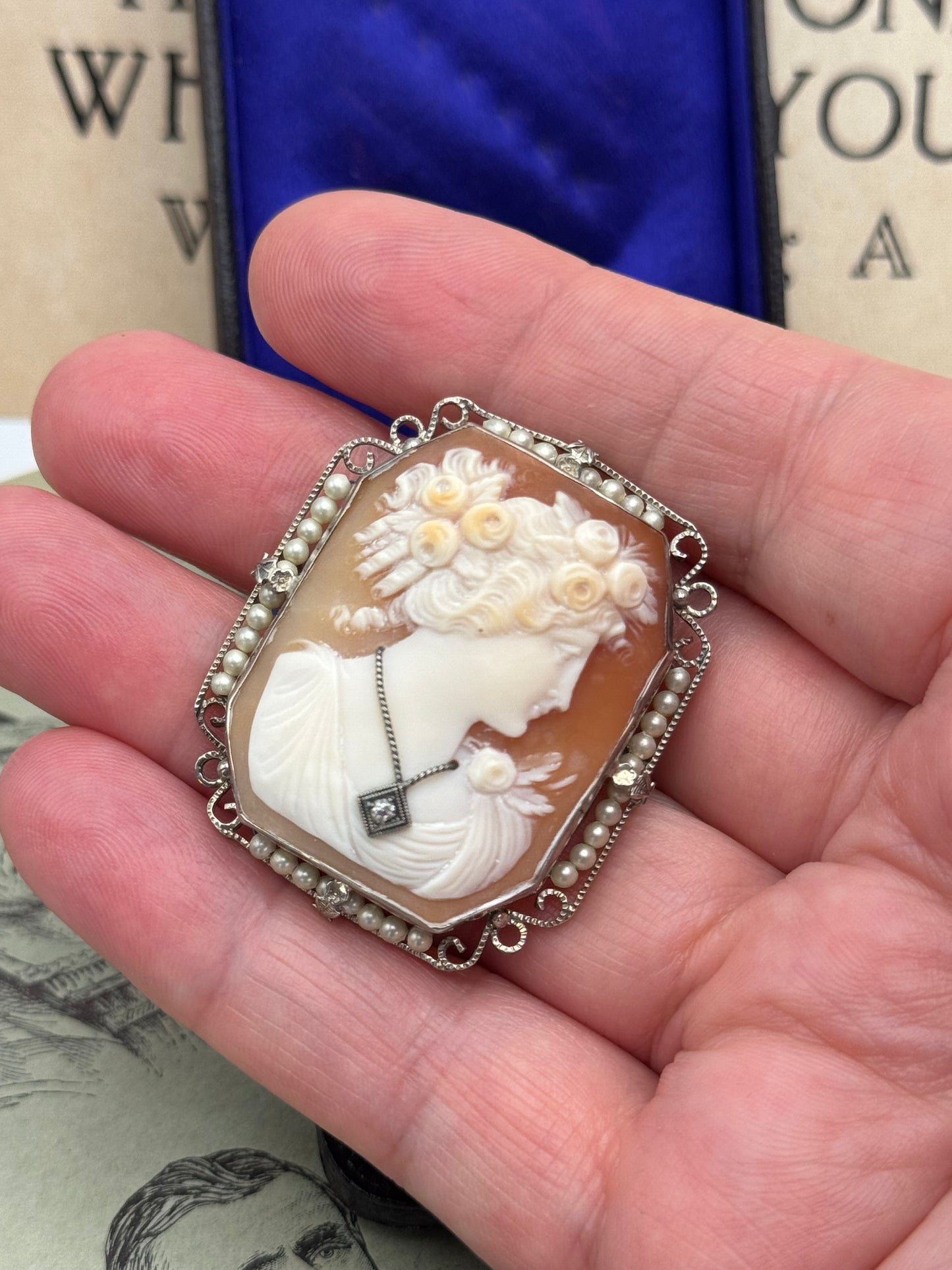ART DECO CAMEO Habille with DIAMOND 14k WHITE GOLD BROOCH PENDANT