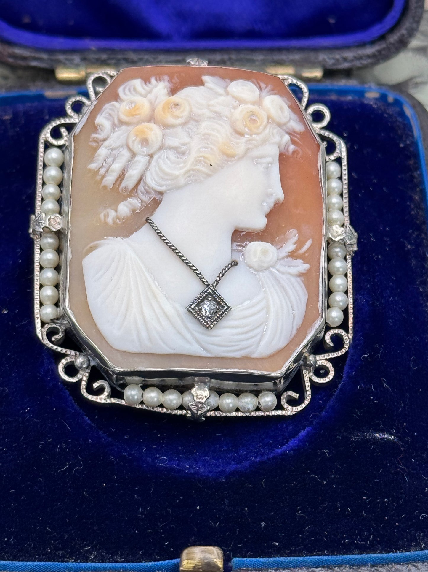 ART DECO CAMEO Habille with DIAMOND 14k WHITE GOLD BROOCH PENDANT