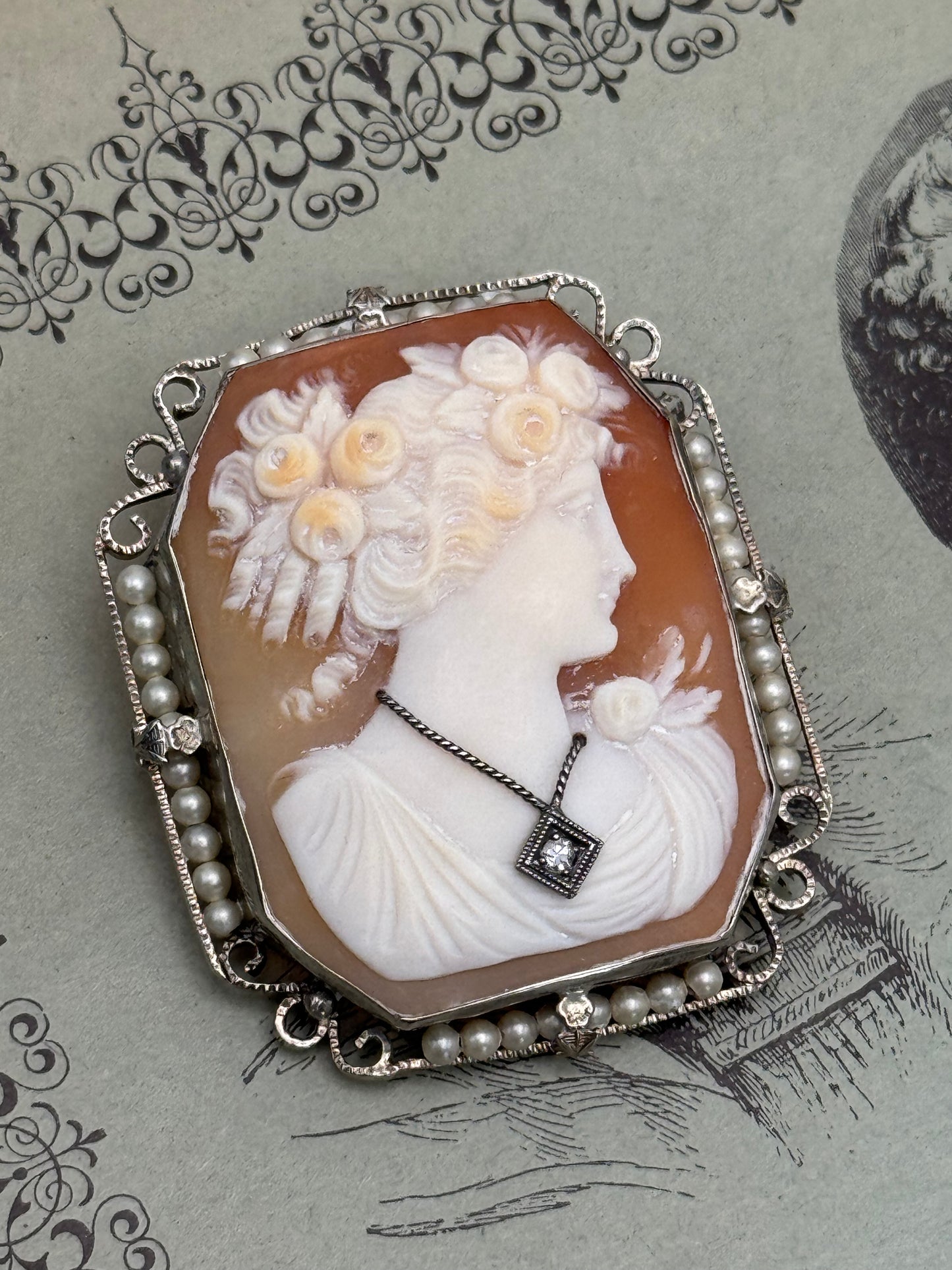 ART DECO CAMEO Habille with DIAMOND 14k WHITE GOLD BROOCH PENDANT