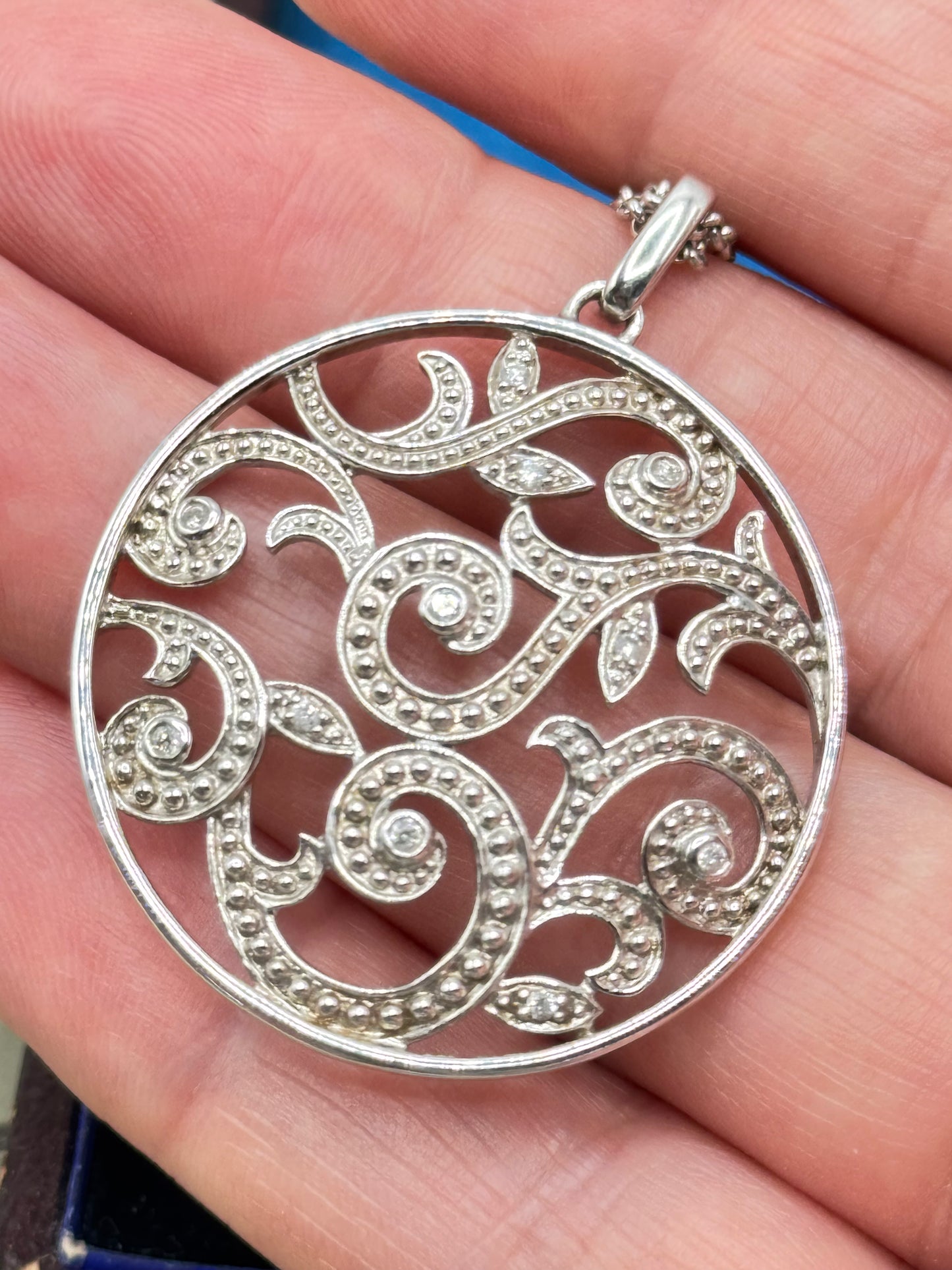 Sterling Medaillion Pendant Necklace 17”+ Diamond Accents ESTATE FIND