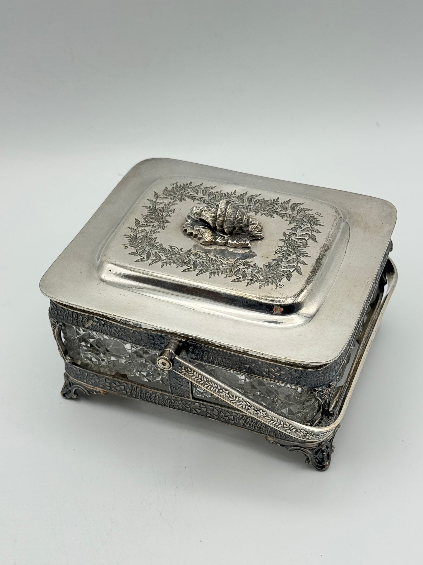 Antique Silverplate Sardine Server WALKER HALL Sheffield Shell Lid W/Handle