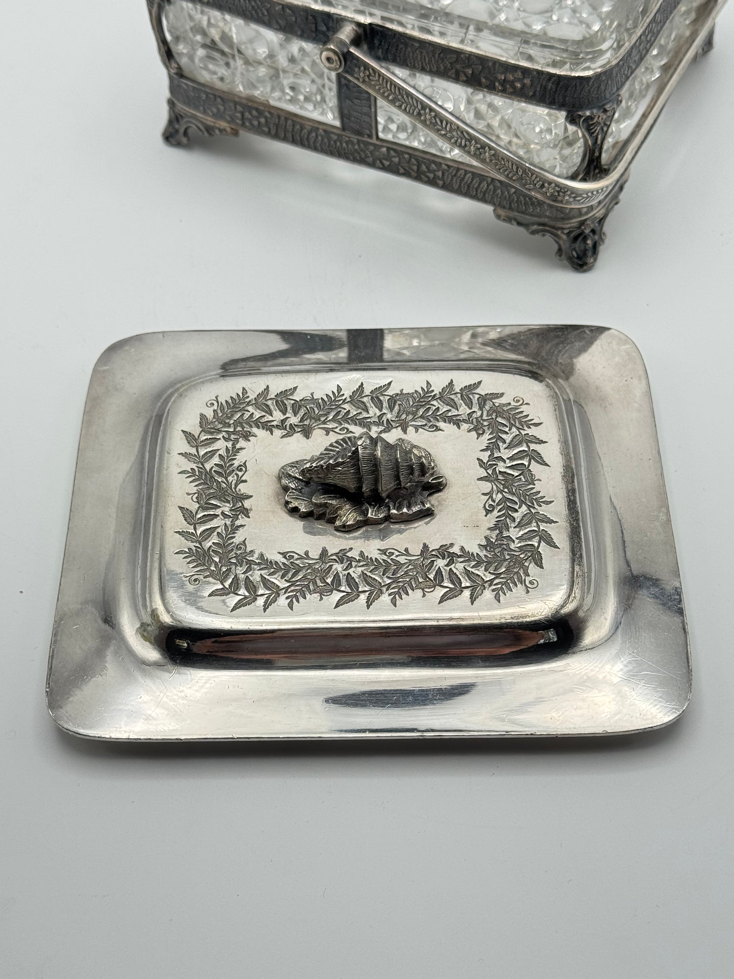 Antique Silverplate Sardine Server WALKER HALL Sheffield Shell Lid W/Handle