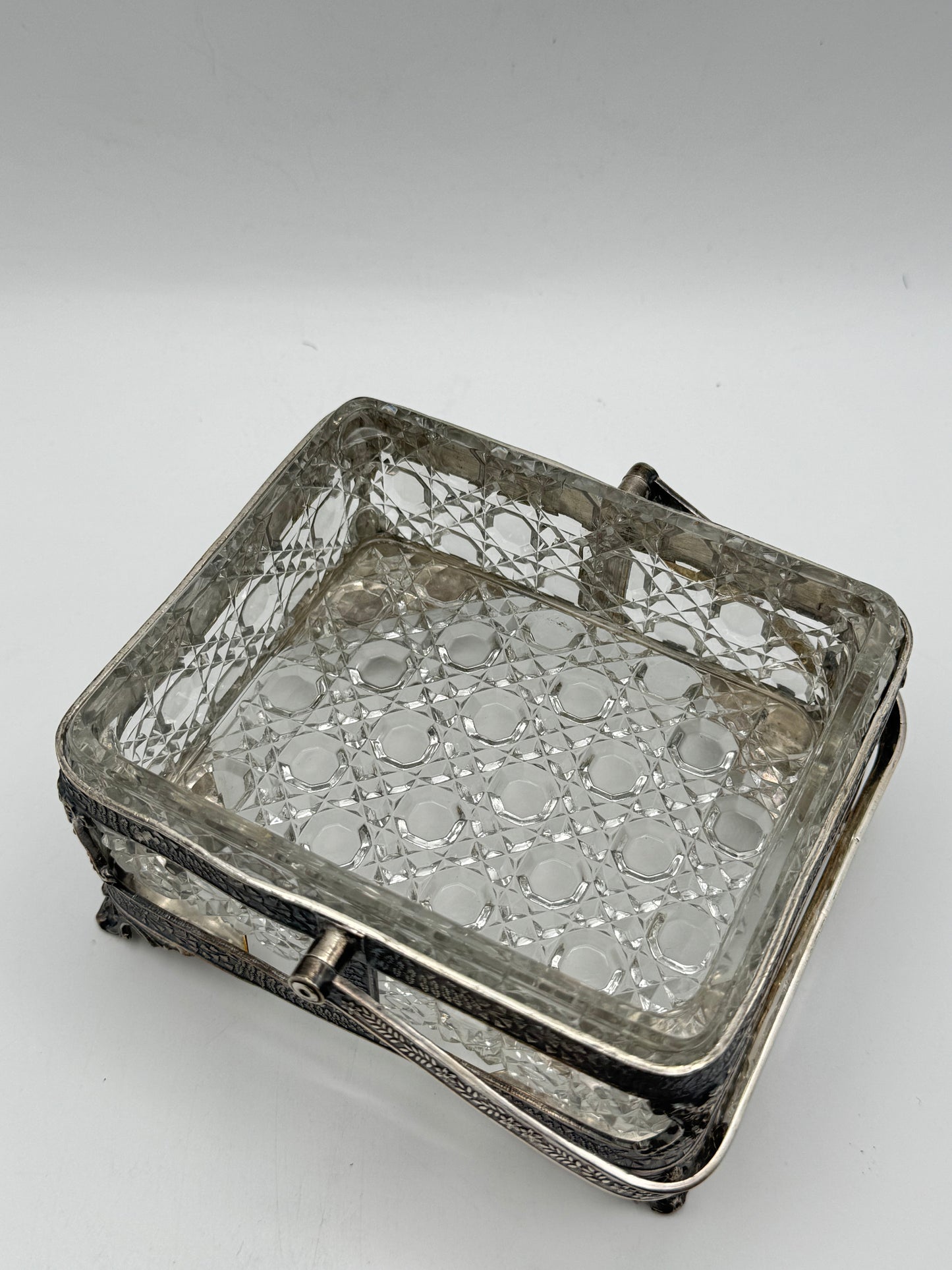 Antique Silverplate Sardine Server WALKER HALL Sheffield Shell Lid W/Handle