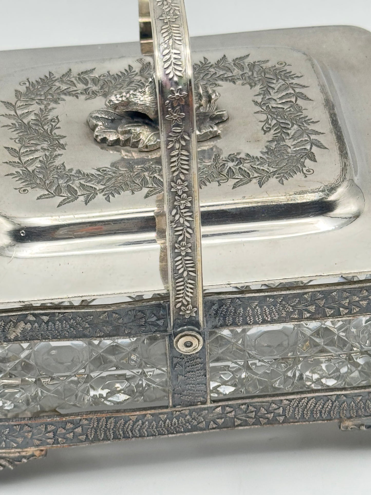 Antique Silverplate Sardine Server WALKER HALL Sheffield Shell Lid W/Handle