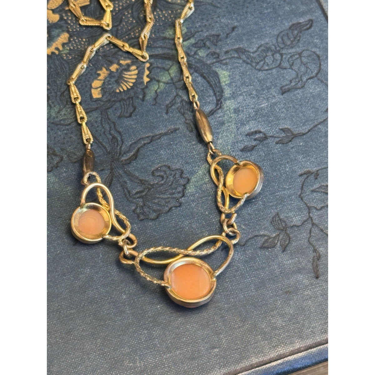 Cameo Necklace Three Portraits Goldtone Openwork Links Vintage Romantic 19”