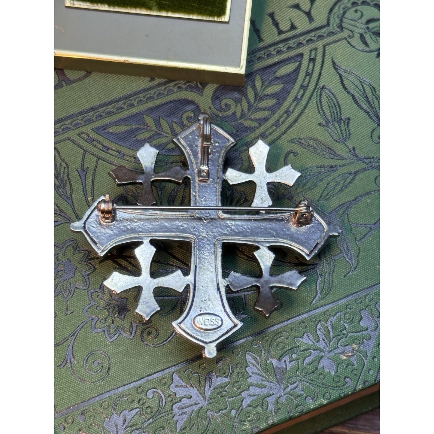 Vintage WEISS Jerusalem Cross Brooch Green Marbled Glass Cabochons Silvertone