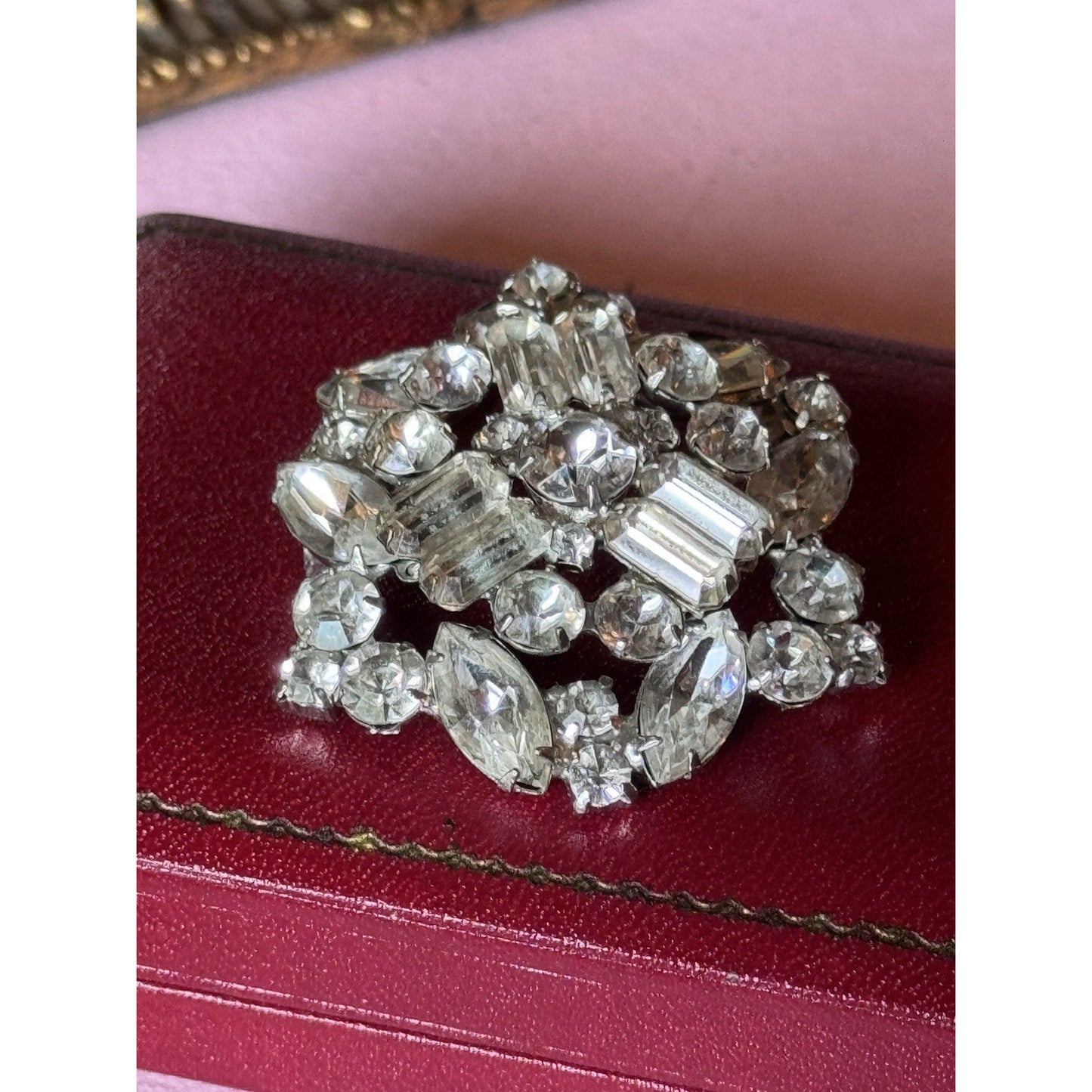 Vintage WEISS Brooch Rhinestone Clear Crystal Wreath Pin Signed 2”