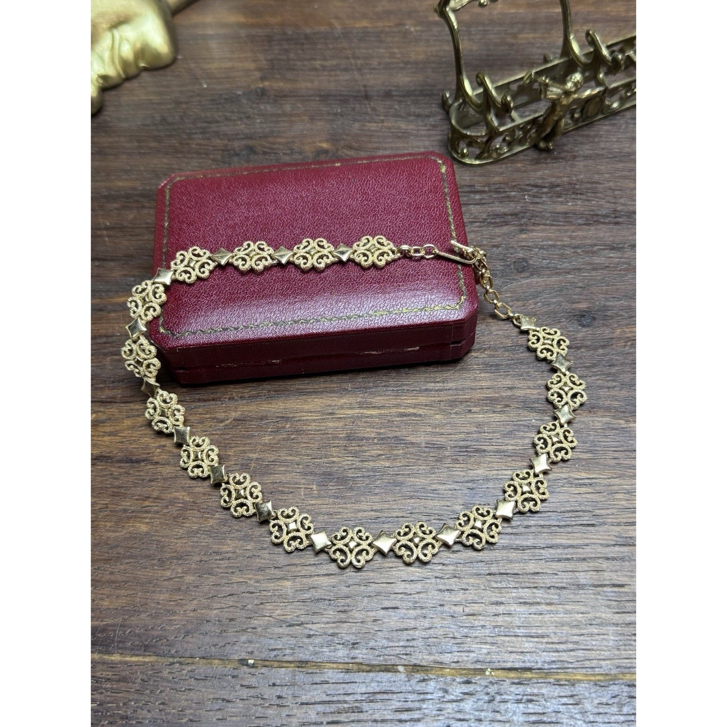 Vintage Avon Precious Pretenders Gold Tone Filigree Lace Choker Necklace 16”