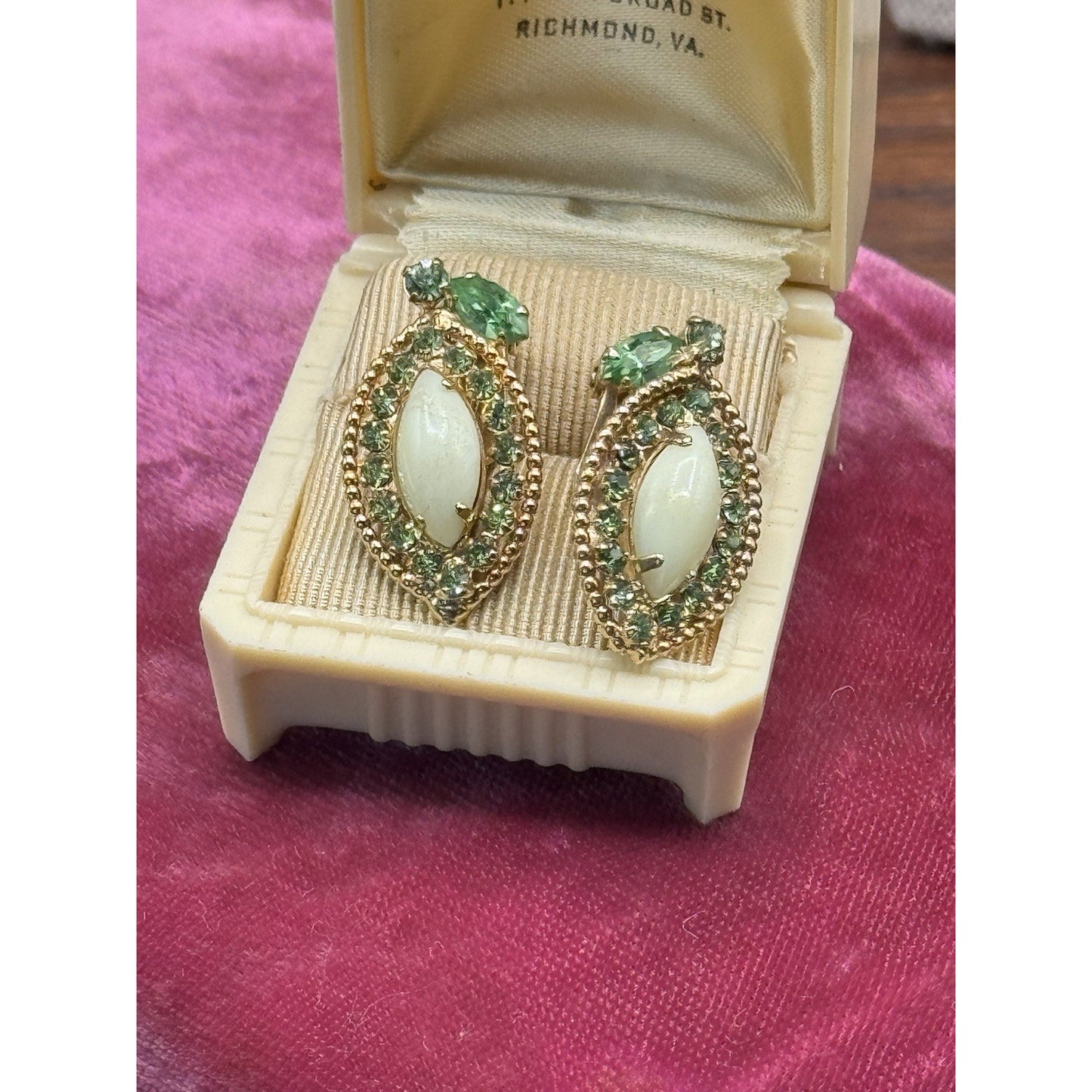Vintage Weiss Clip On Earrings Green Rhinestone Milk Glass Goldtone 1” x 5/8”
