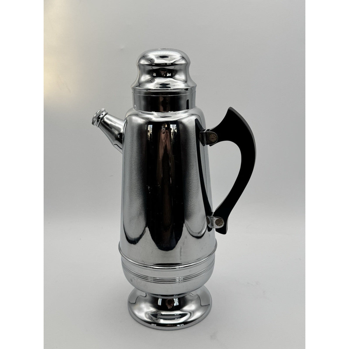 Vintage Art Deco Cocktail Shaker Pitcher Bakelite Handle. 12.5 in.