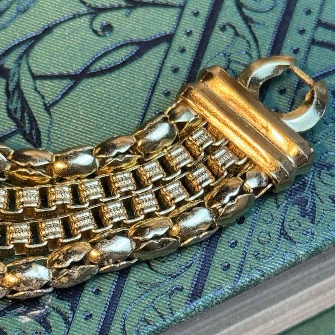 Vintage Goldtone Multi Strand Bracelet 4 Chain Link 6.25” Wide Panel